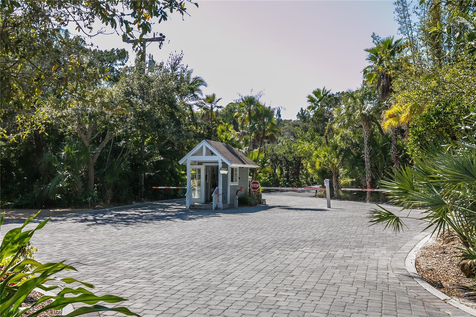 SANDERLING CLUB/SIESTA PROPERTIES INC - Land