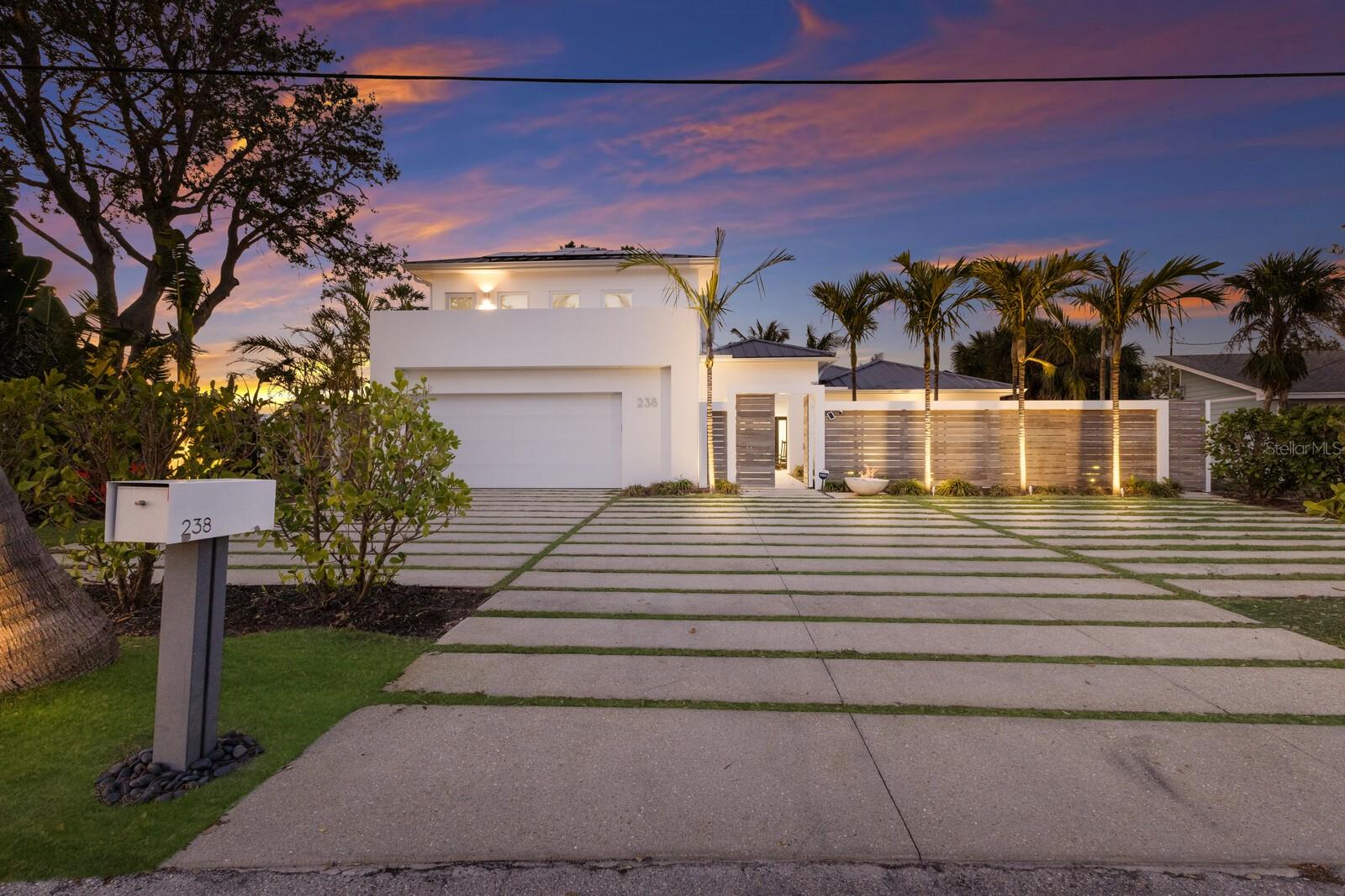 SARASOTA BEACH - Residential