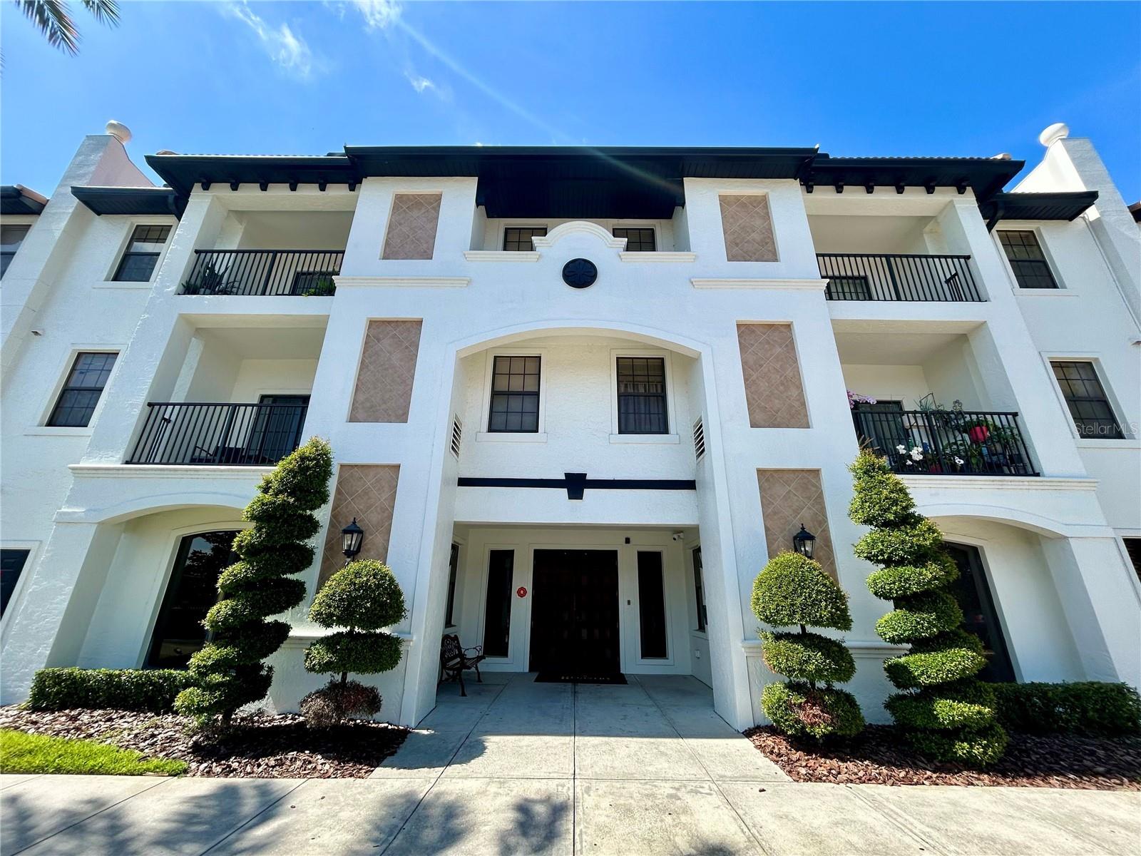 REGISTRY/MICHIGAN PARK CONDO - Residential