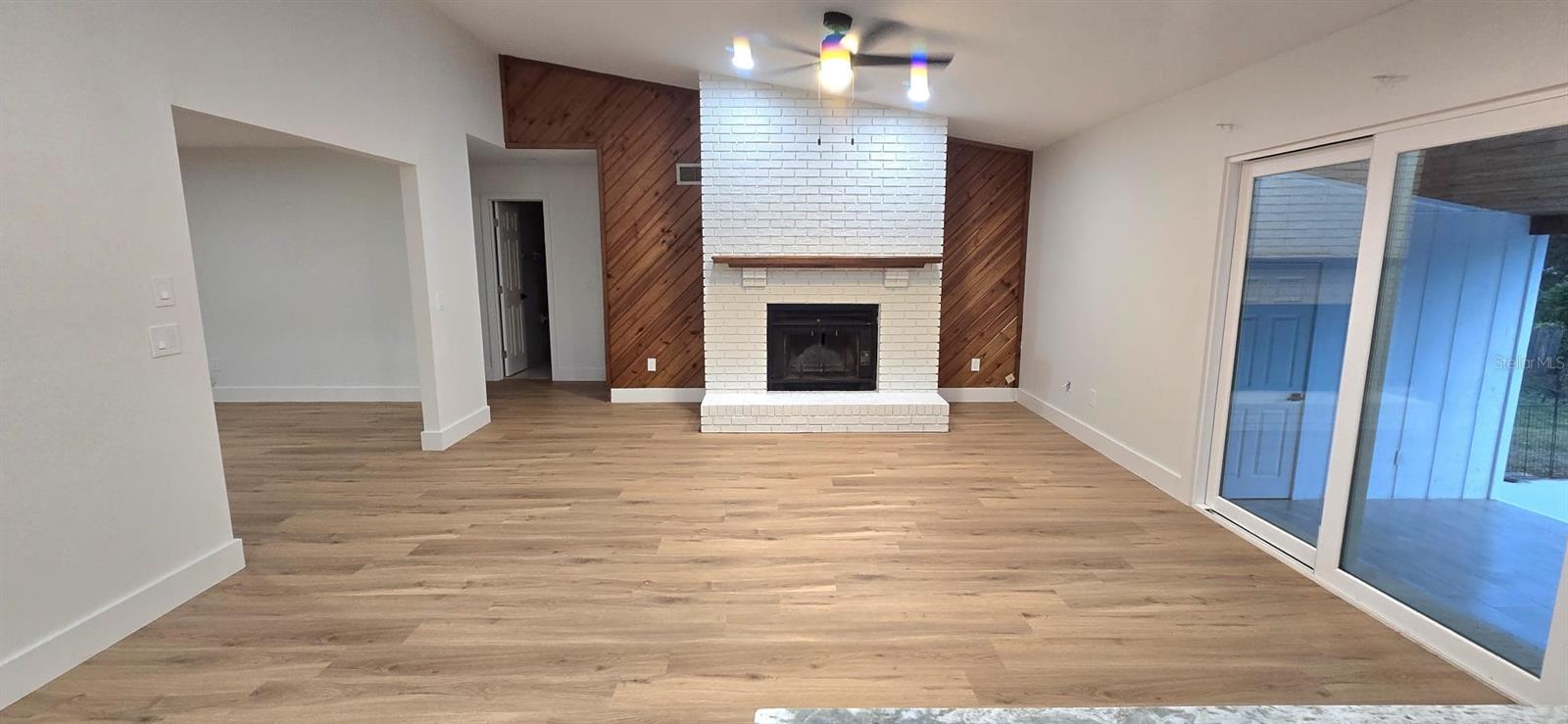 DELTONA LAKES UNIT 03 - Residential