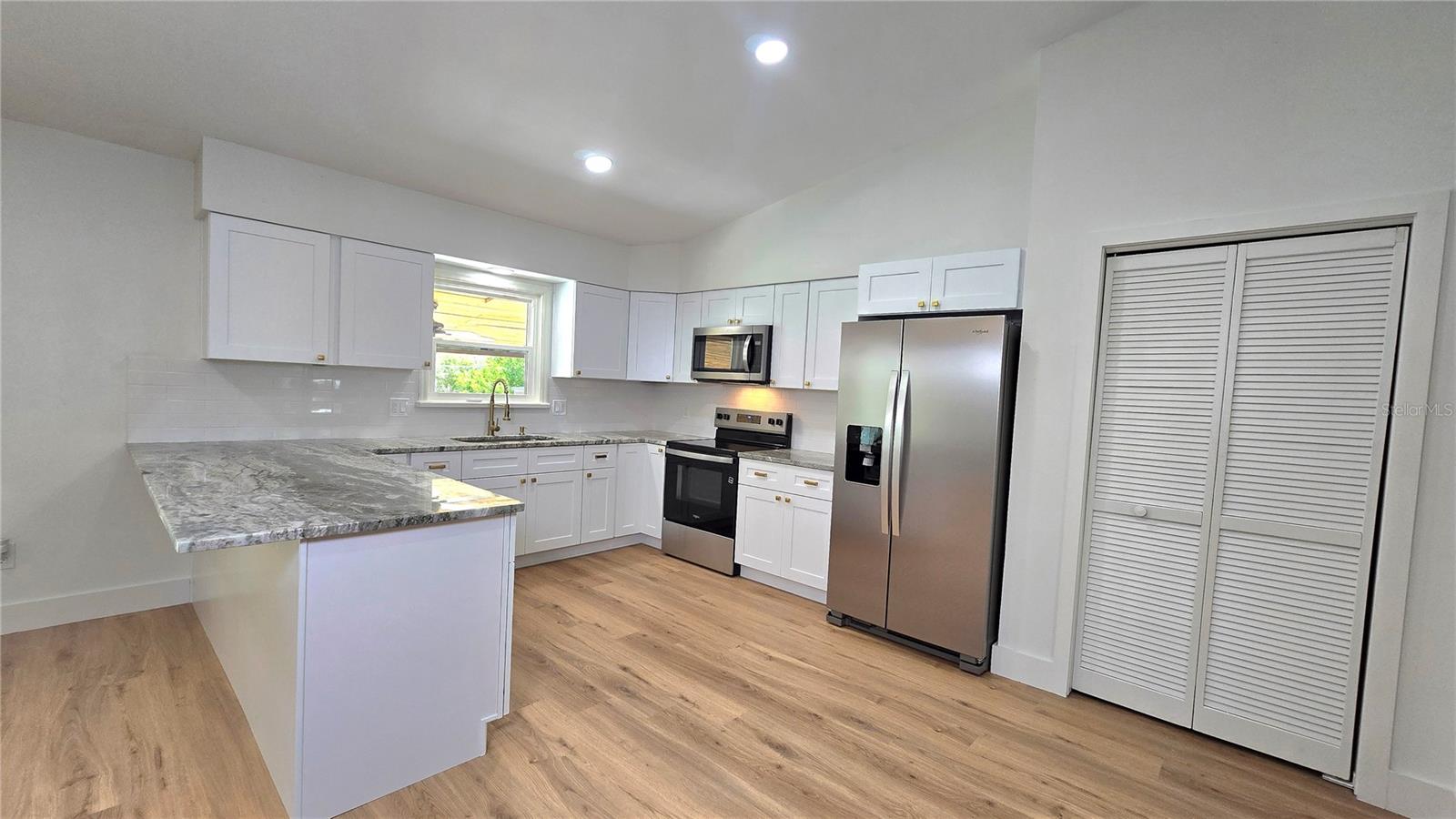 DELTONA LAKES UNIT 03 - Residential