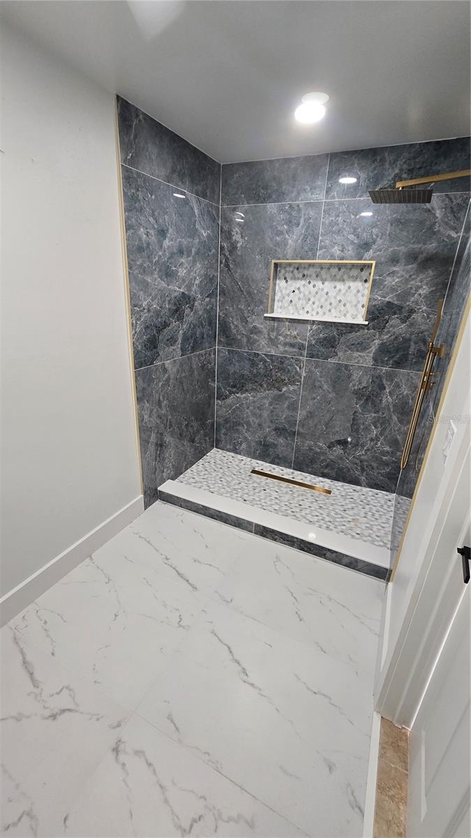 DELTONA LAKES UNIT 03 - Residential