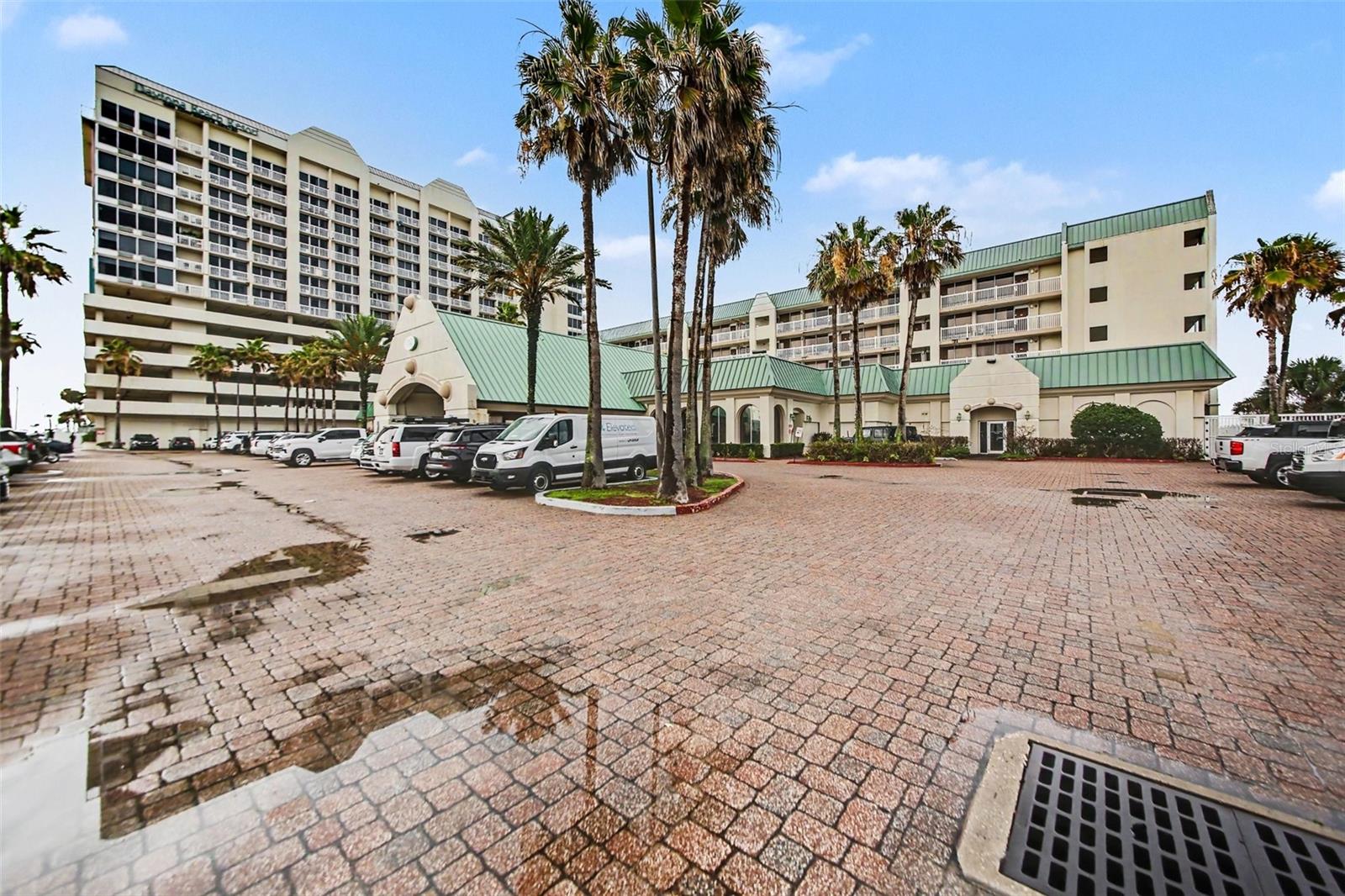 DAYTONA BEACH RESORT & CONFER - Residential