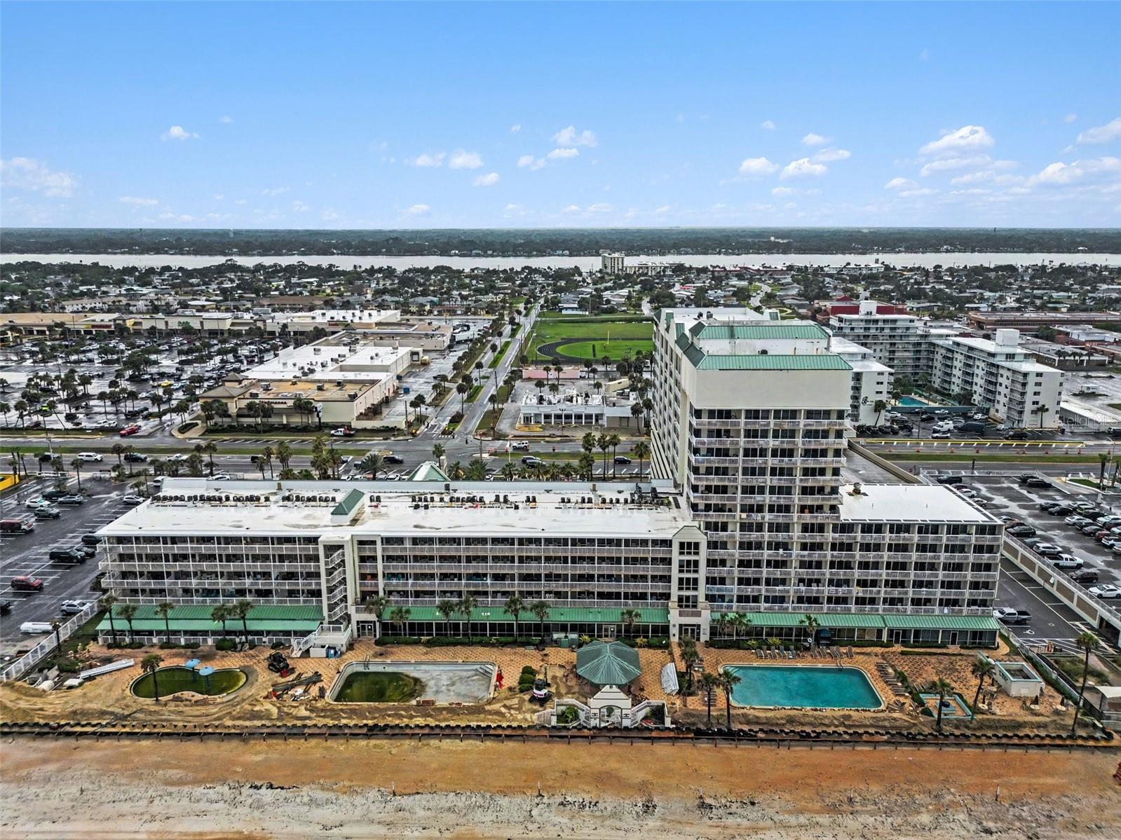 DAYTONA BEACH RESORT & CONFER - Residential
