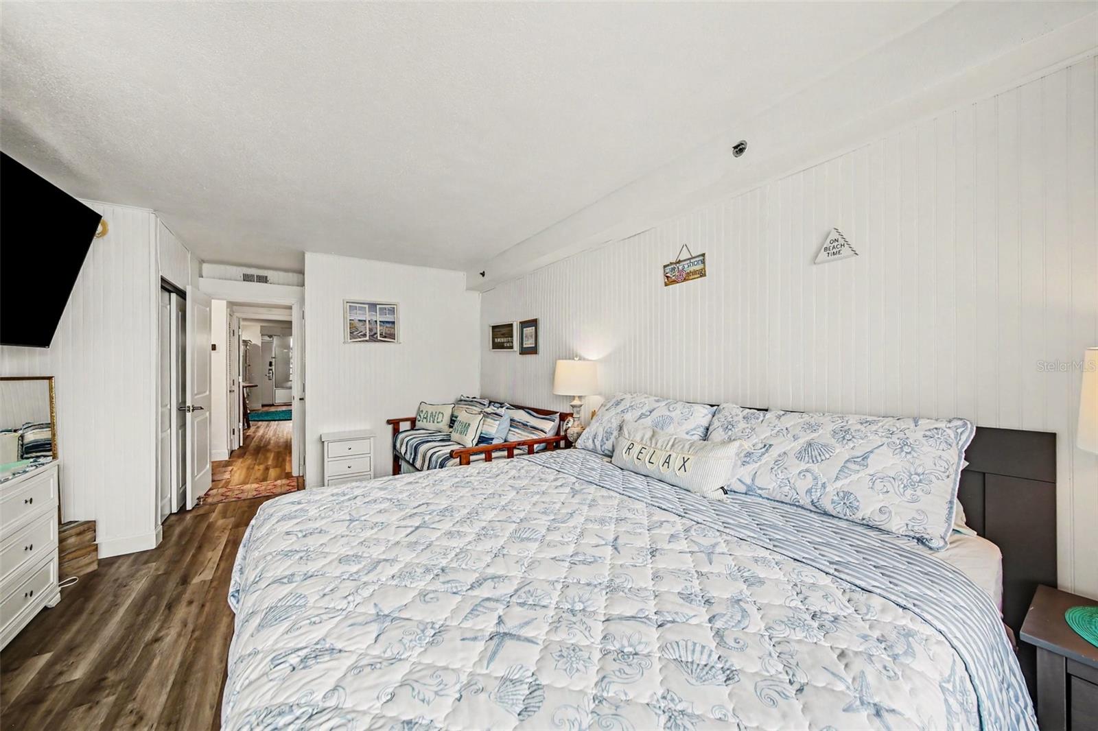 DAYTONA BEACH RESORT & CONFER - Residential