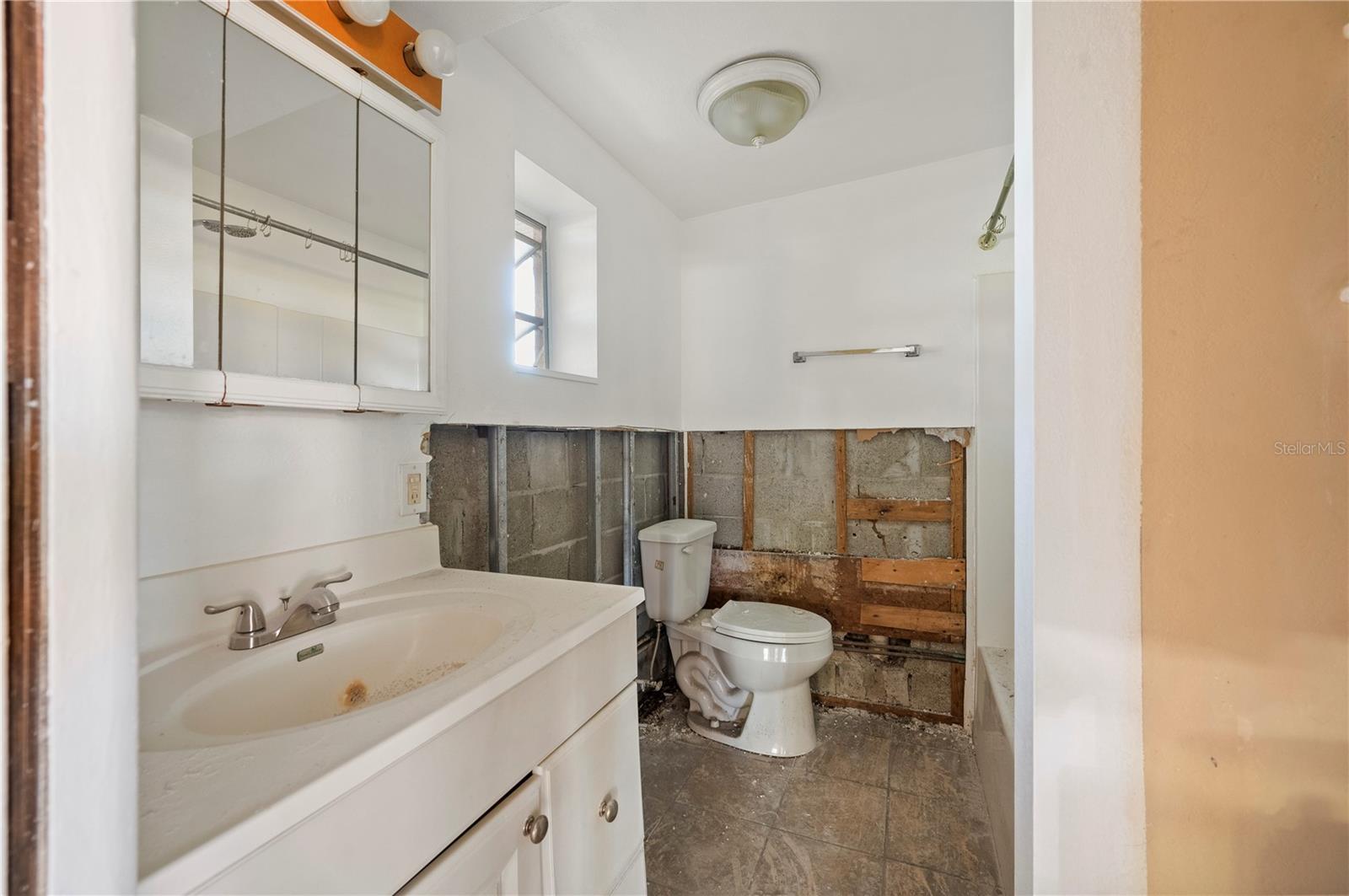 C HARBOR - Residential Income