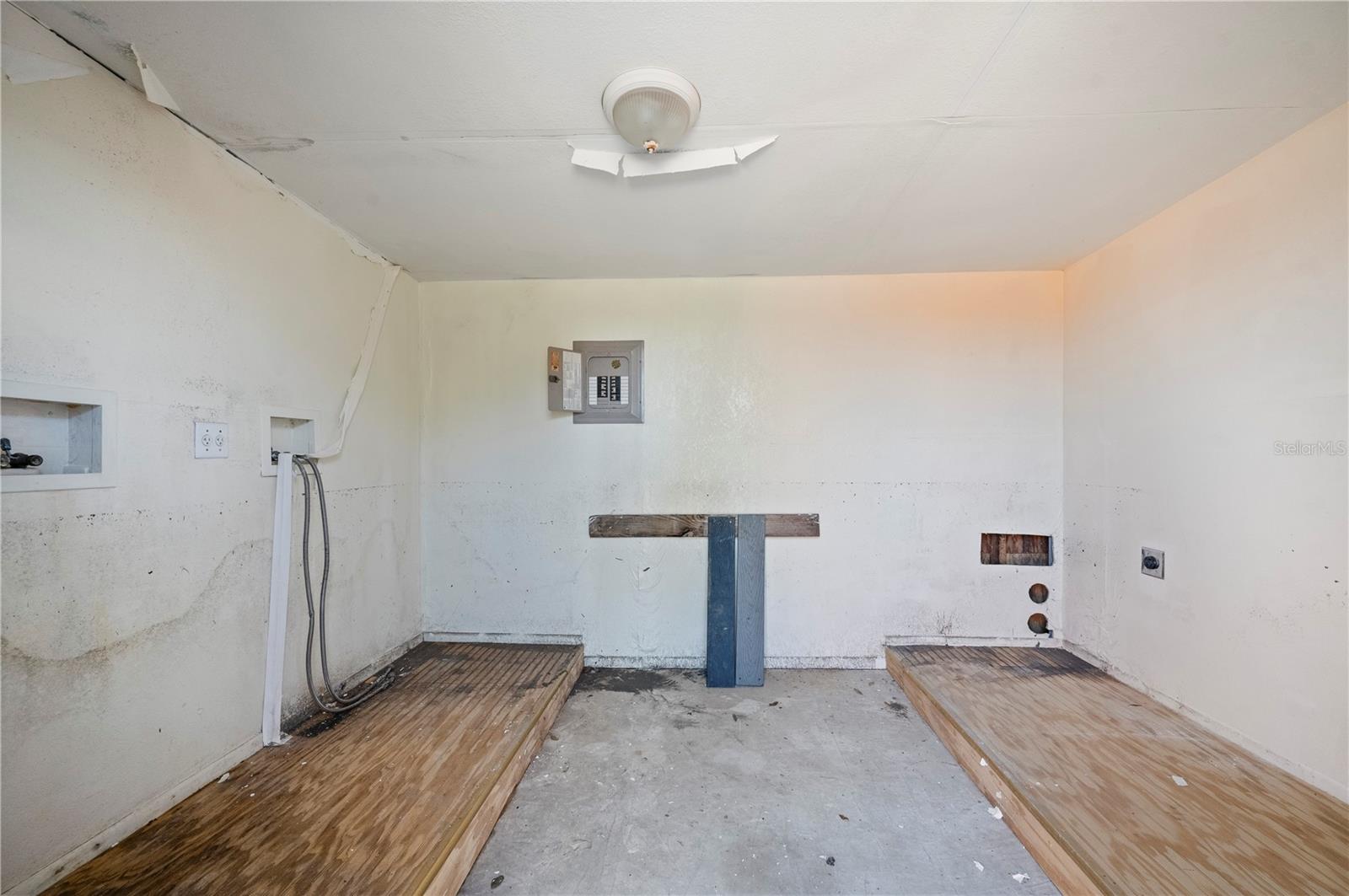 C HARBOR - Residential Income