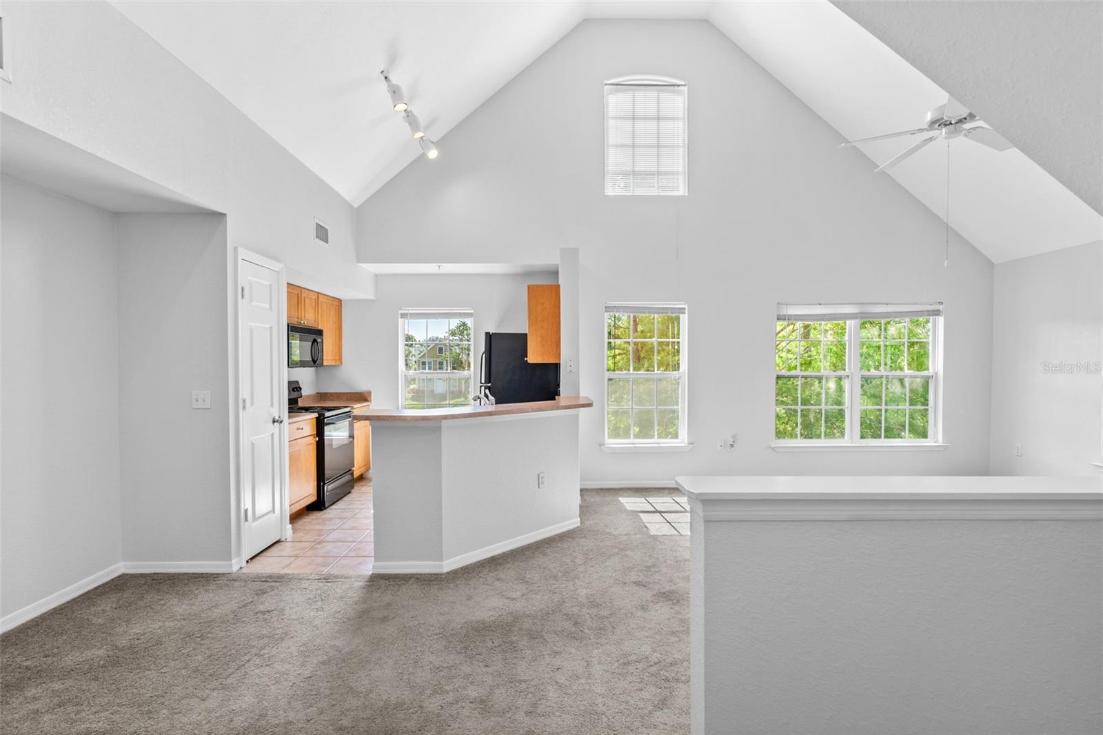 ADMIRALS WALK - Residential