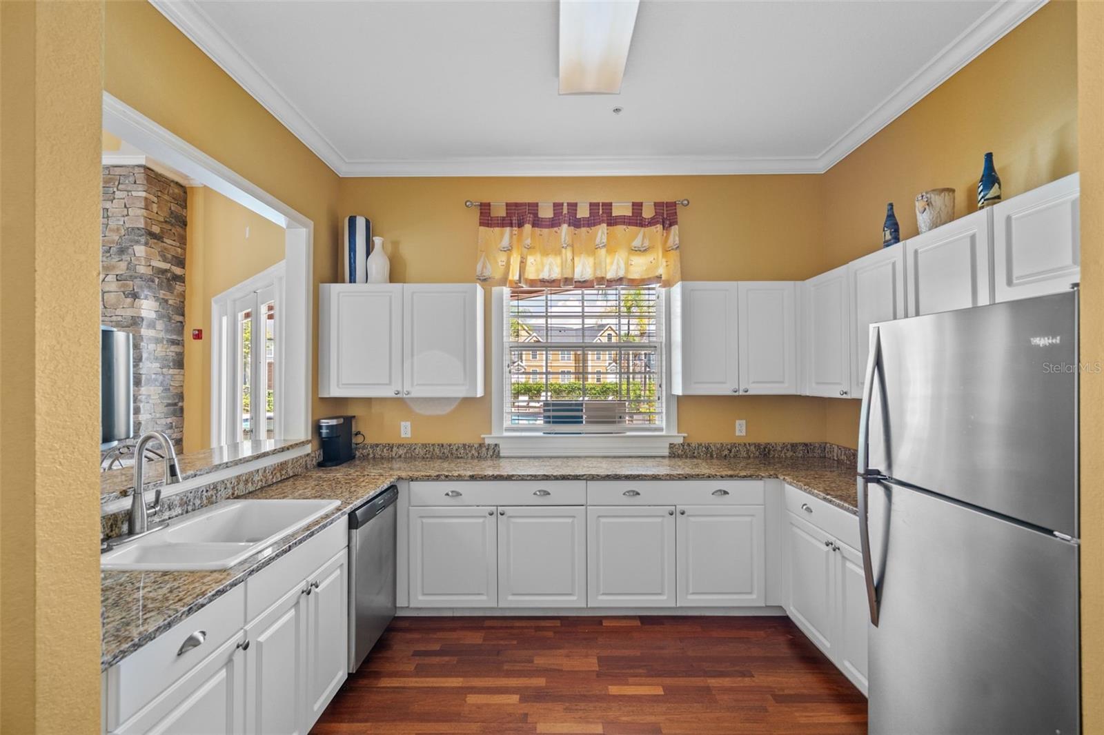 ADMIRALS WALK - Residential