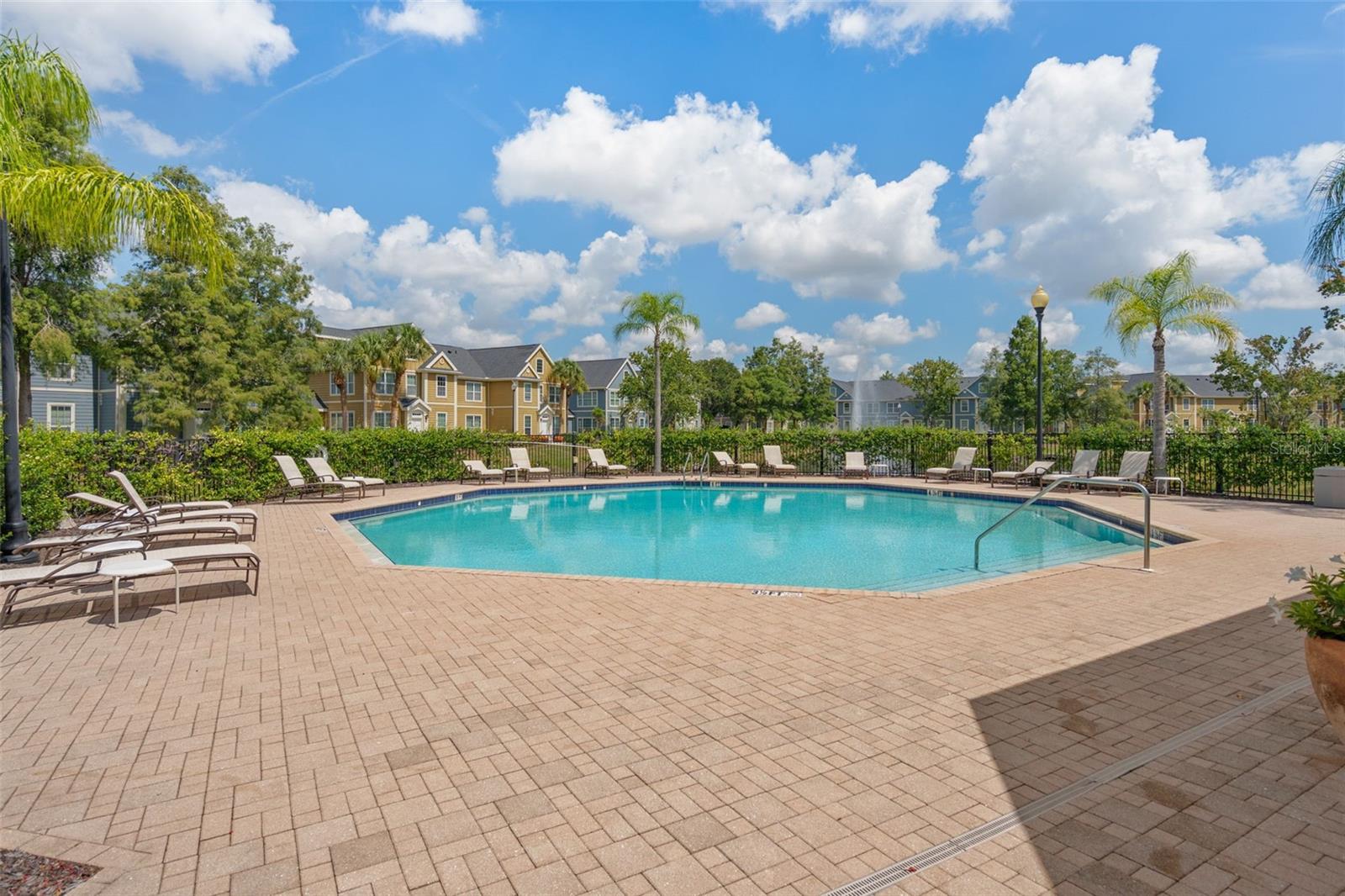 ADMIRALS WALK - Residential