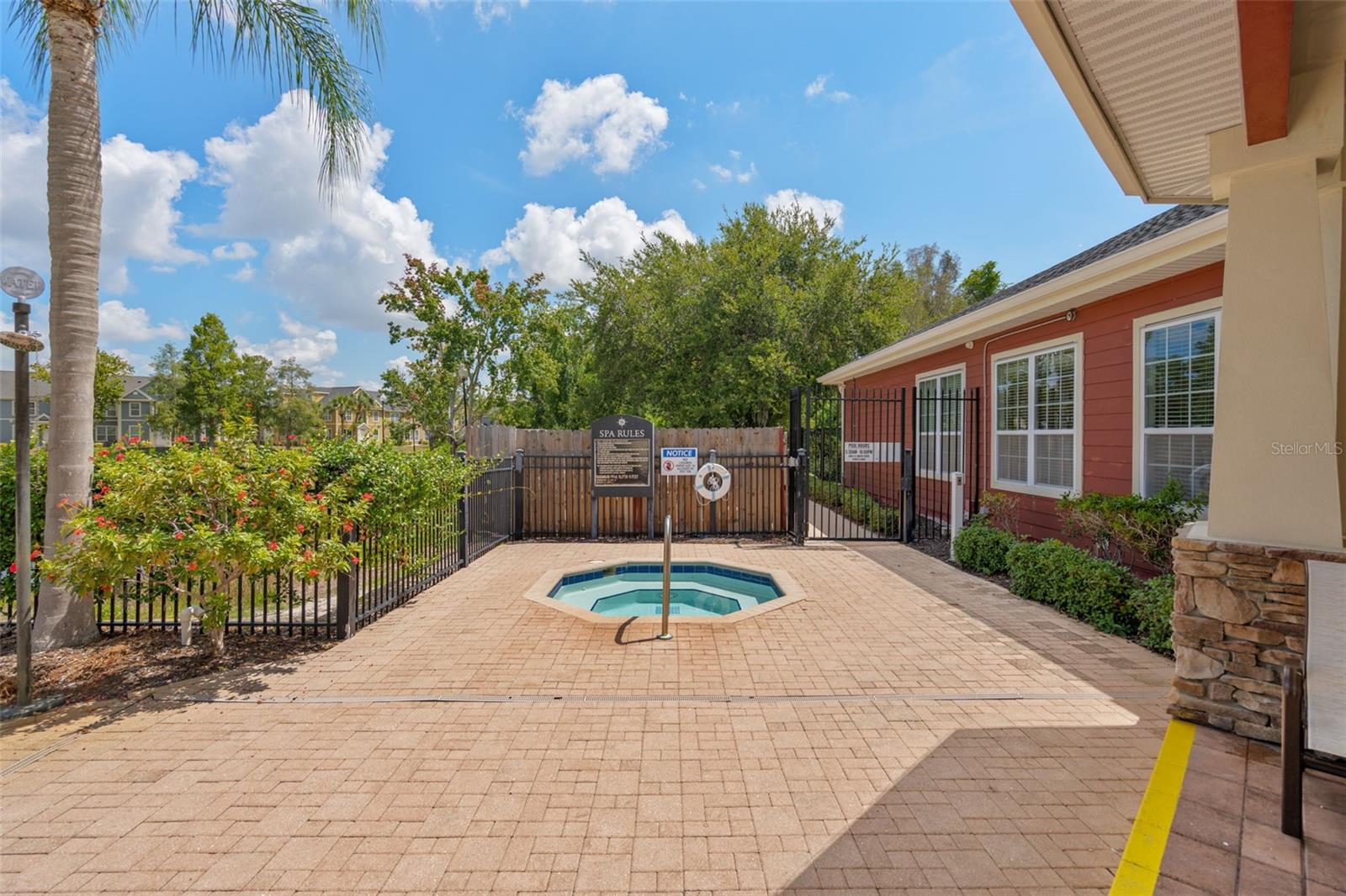 ADMIRALS WALK - Residential