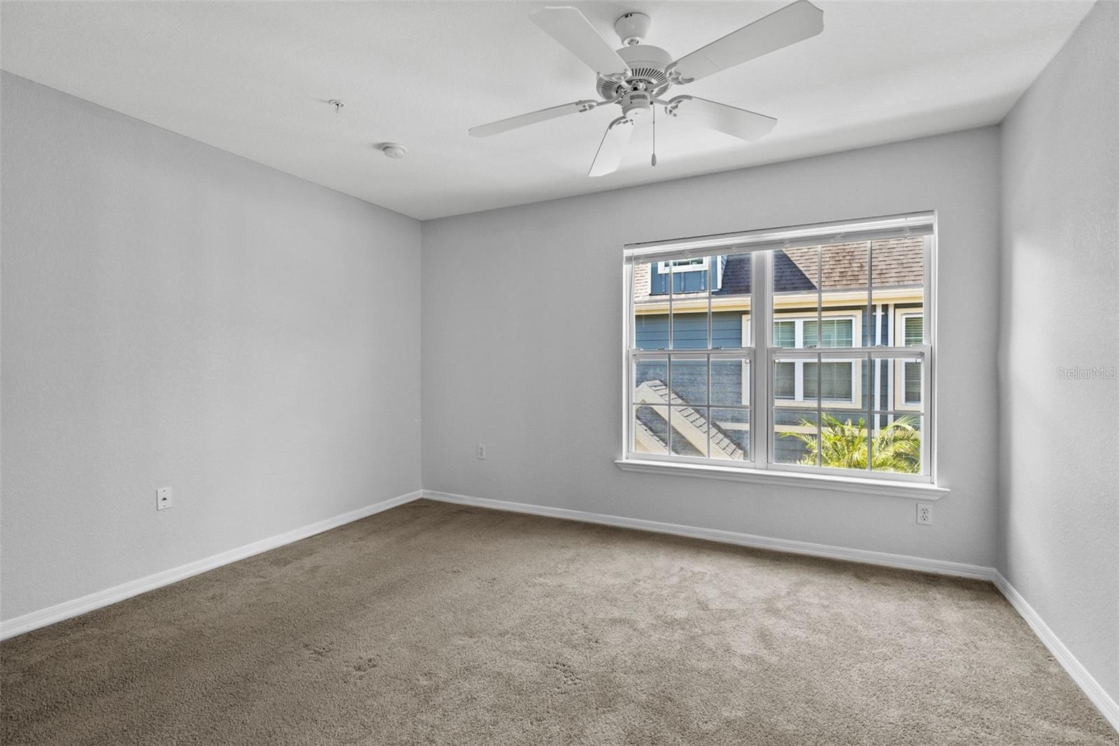 ADMIRALS WALK - Residential
