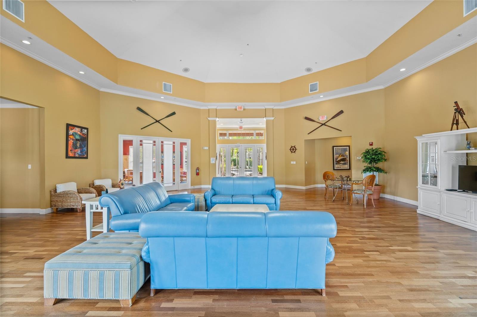 ADMIRALS WALK - Residential