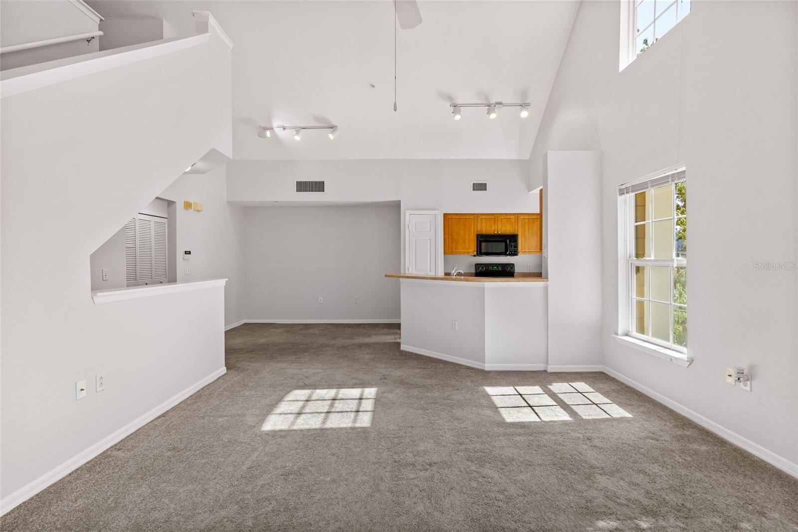 ADMIRALS WALK - Residential