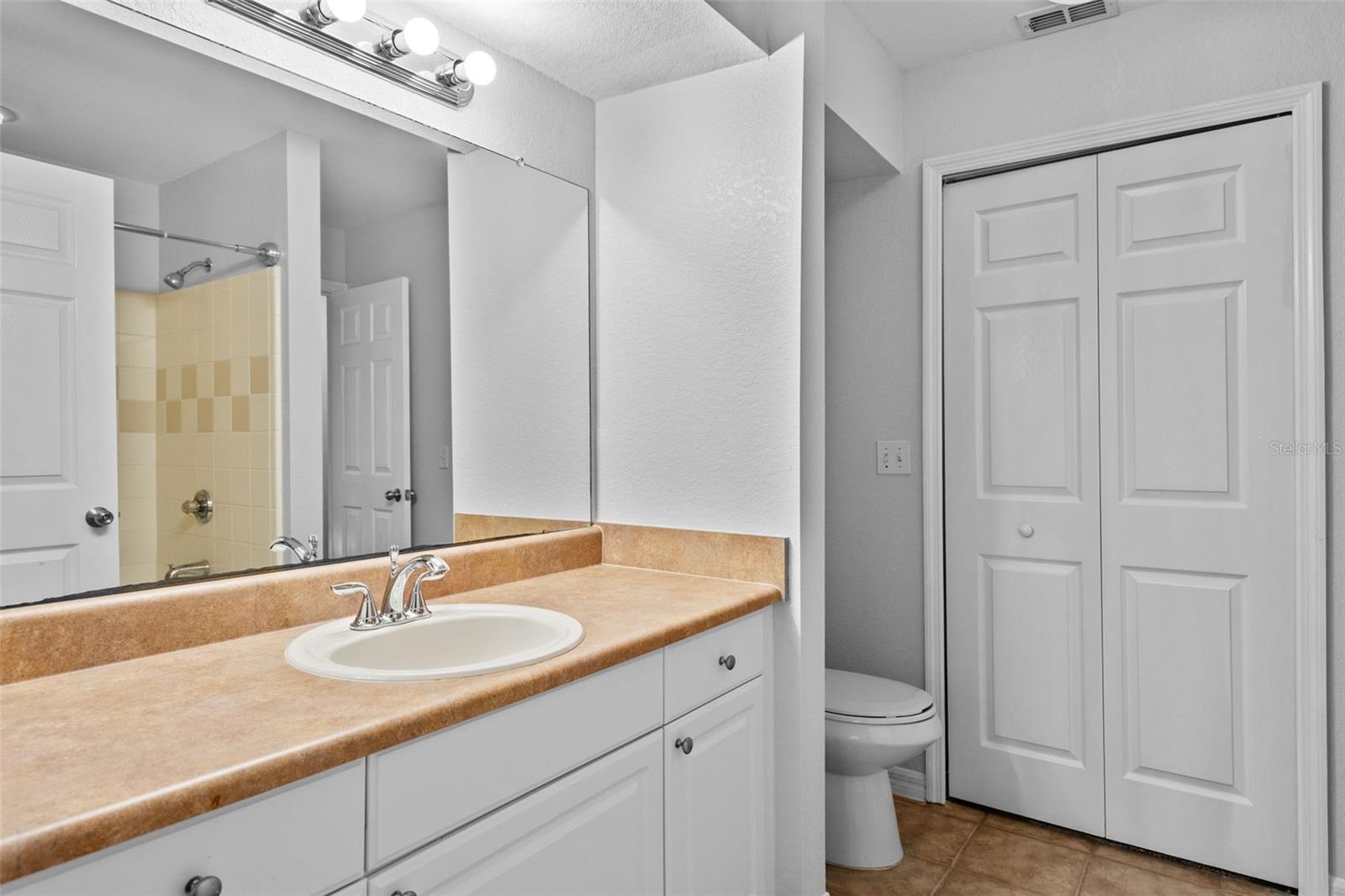 ADMIRALS WALK - Residential