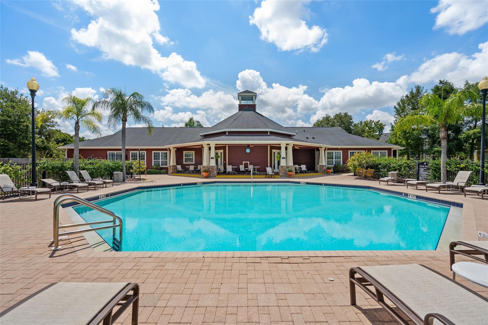 ADMIRALS WALK - Residential