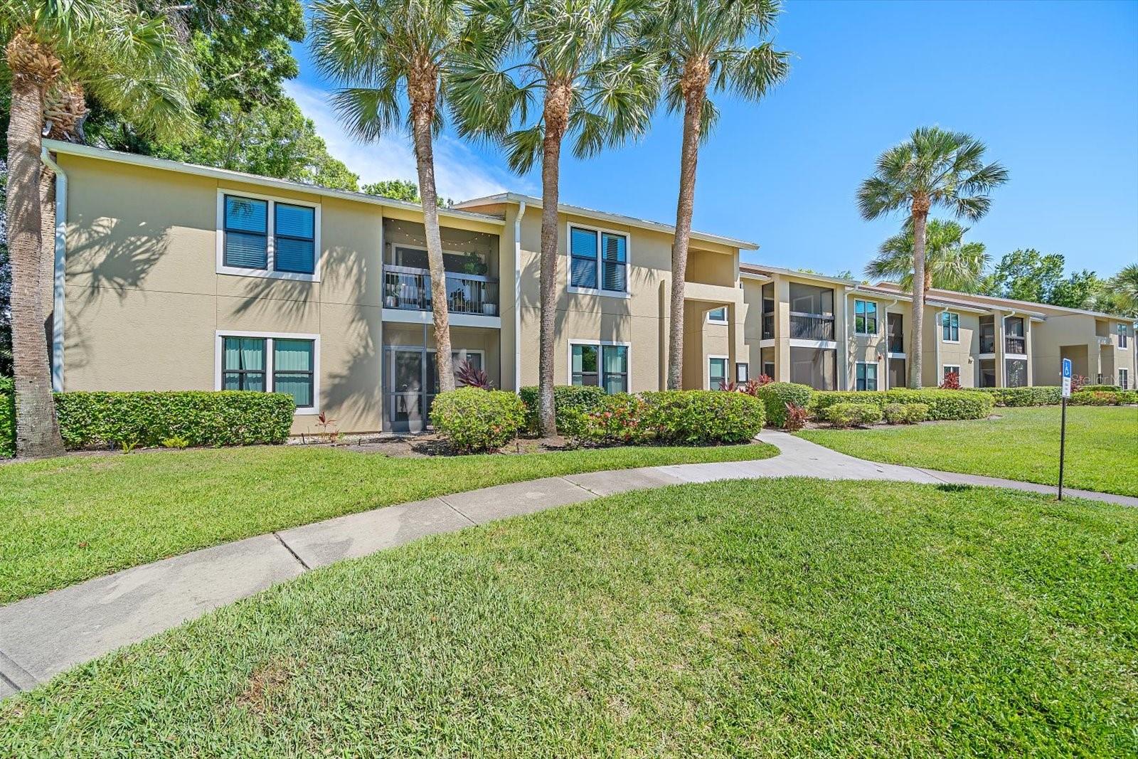 VINTAGE GRAND - Residential