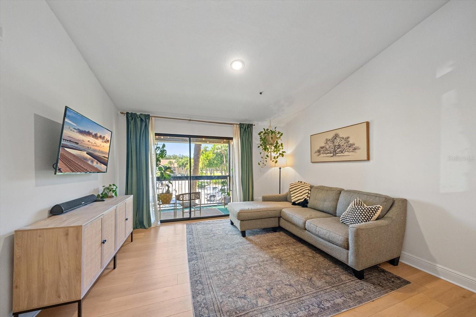 VINTAGE GRAND - Residential