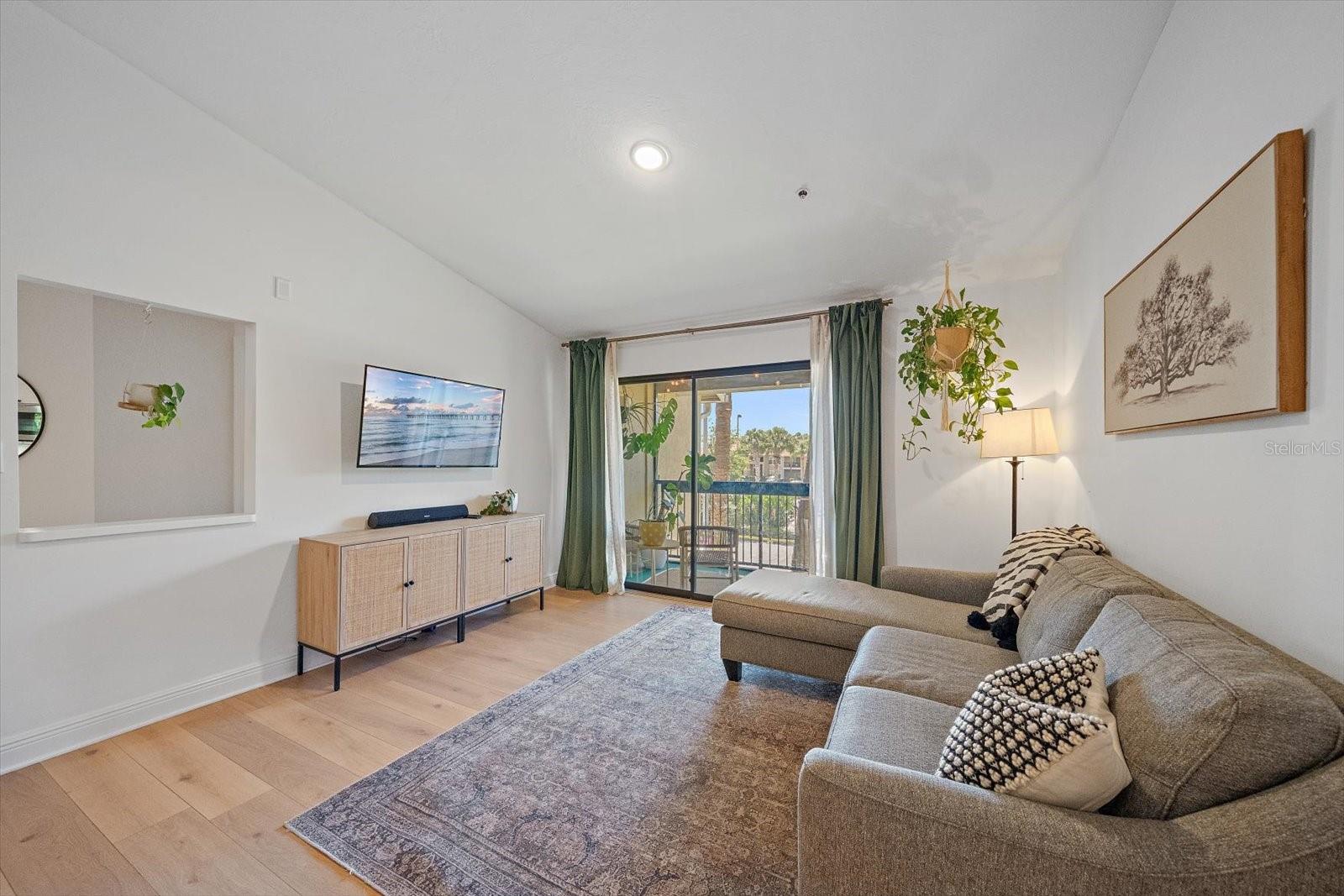 VINTAGE GRAND - Residential