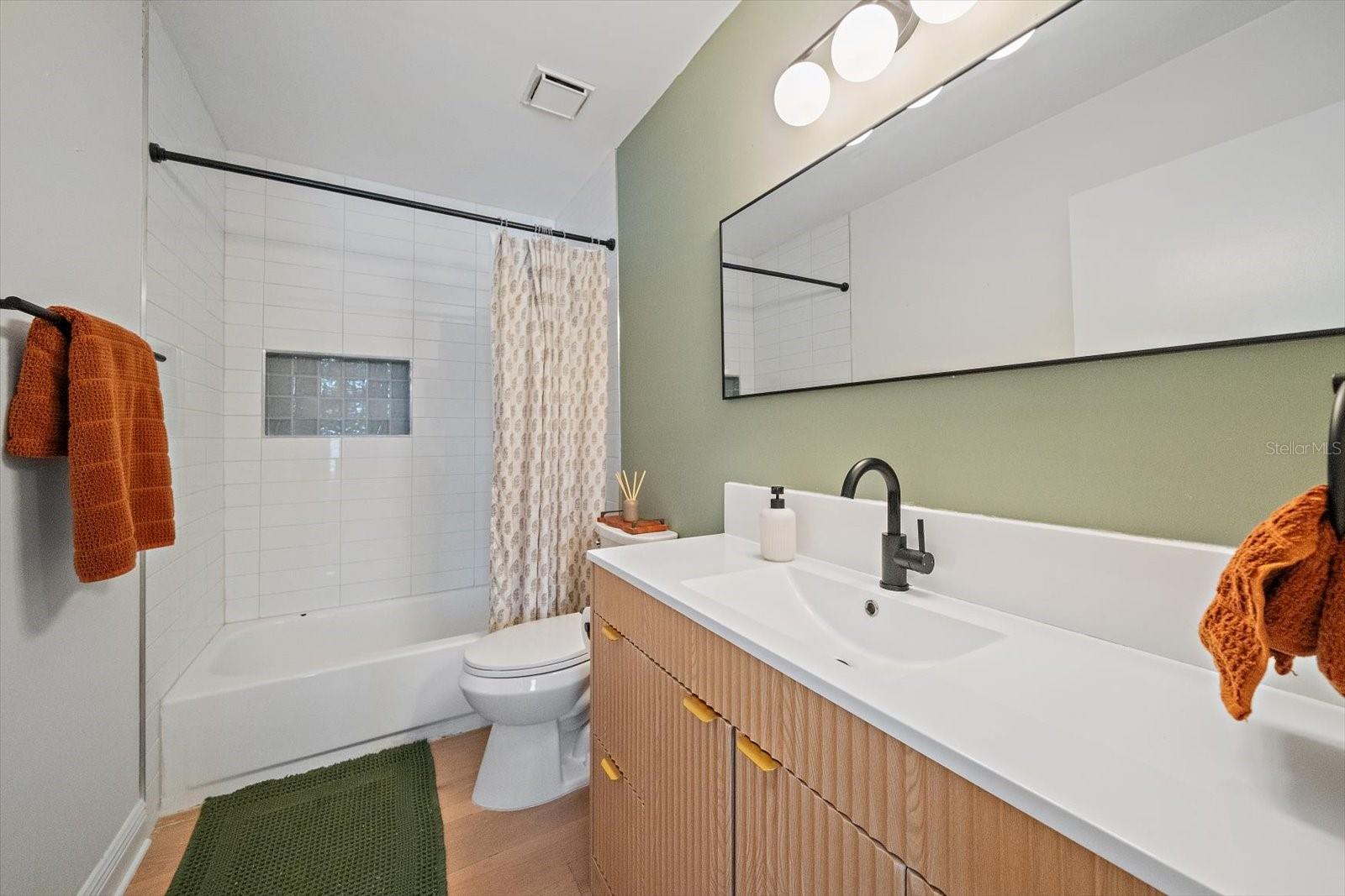 VINTAGE GRAND - Residential