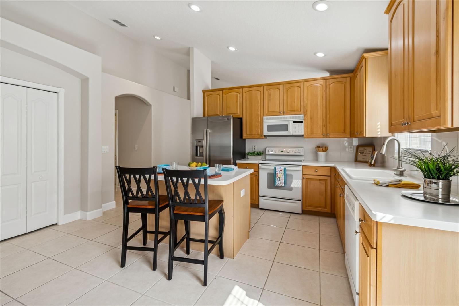 BAY ARBOR - Residential Lease