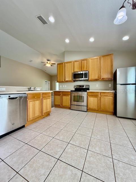 MEADOW POINTE 04 - Residential Lease