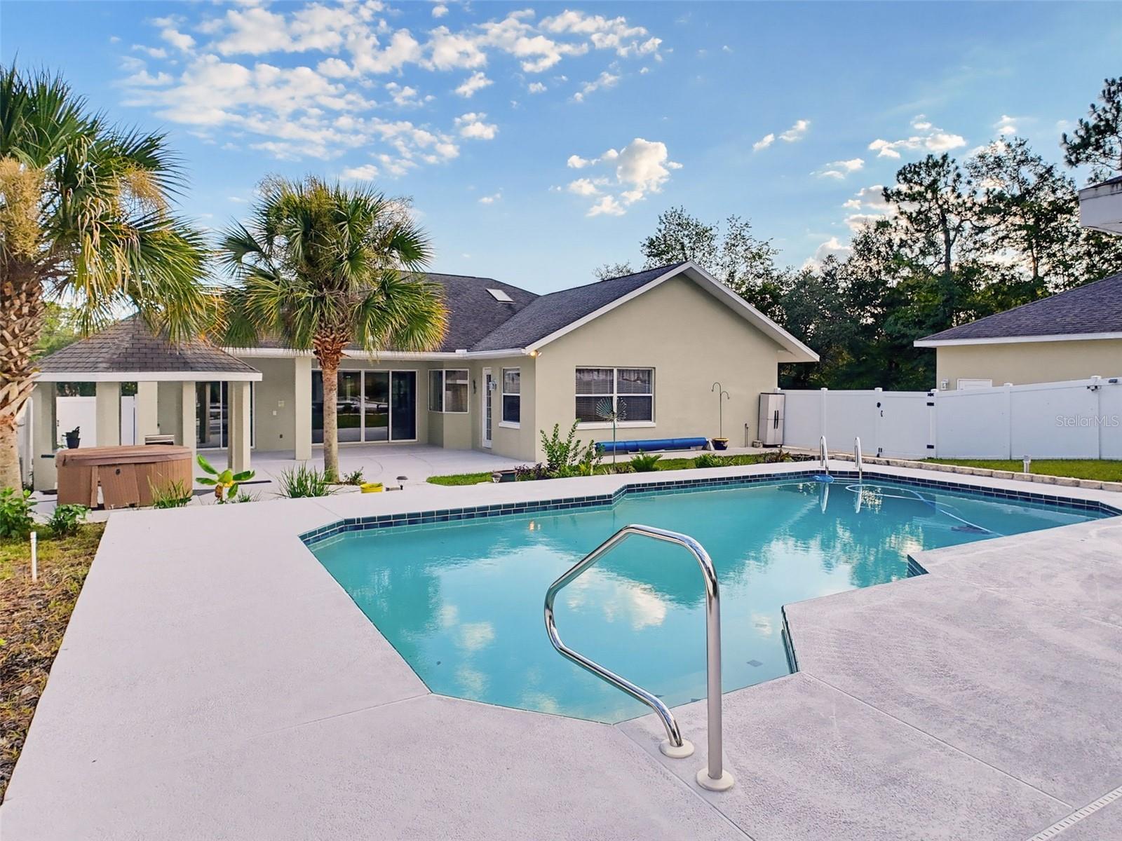 PINE RIDGE UNIT 03 - Residential