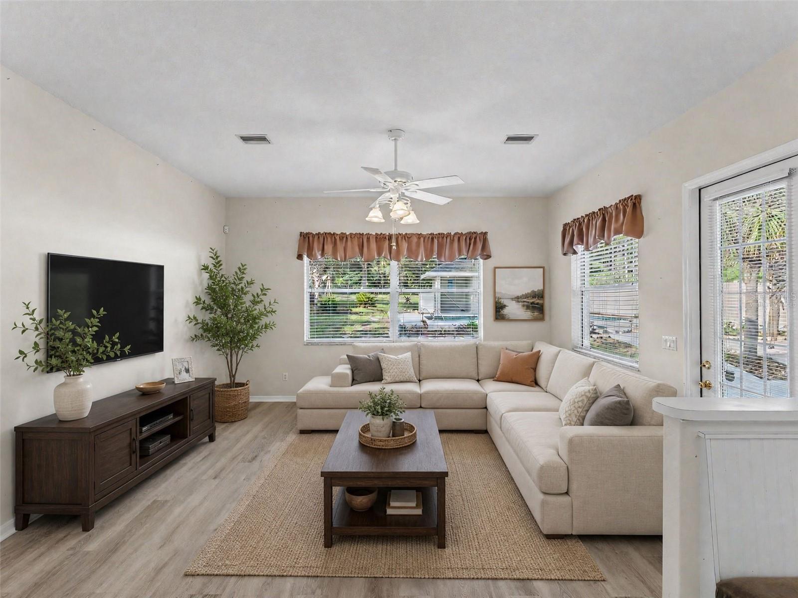 PINE RIDGE UNIT 03 - Residential