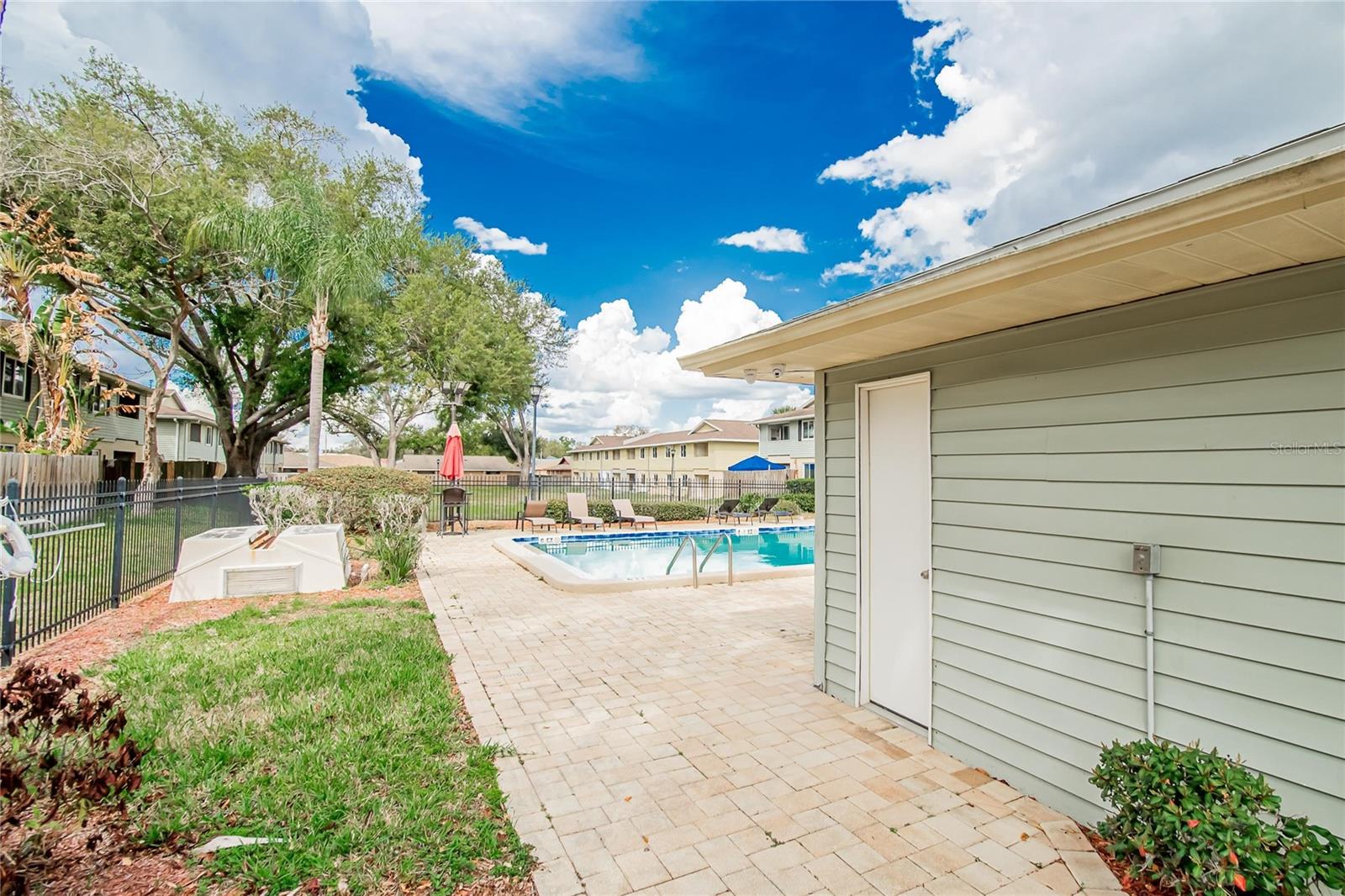 THE HAMPTONS AT BRANDON A CONDO - Residential