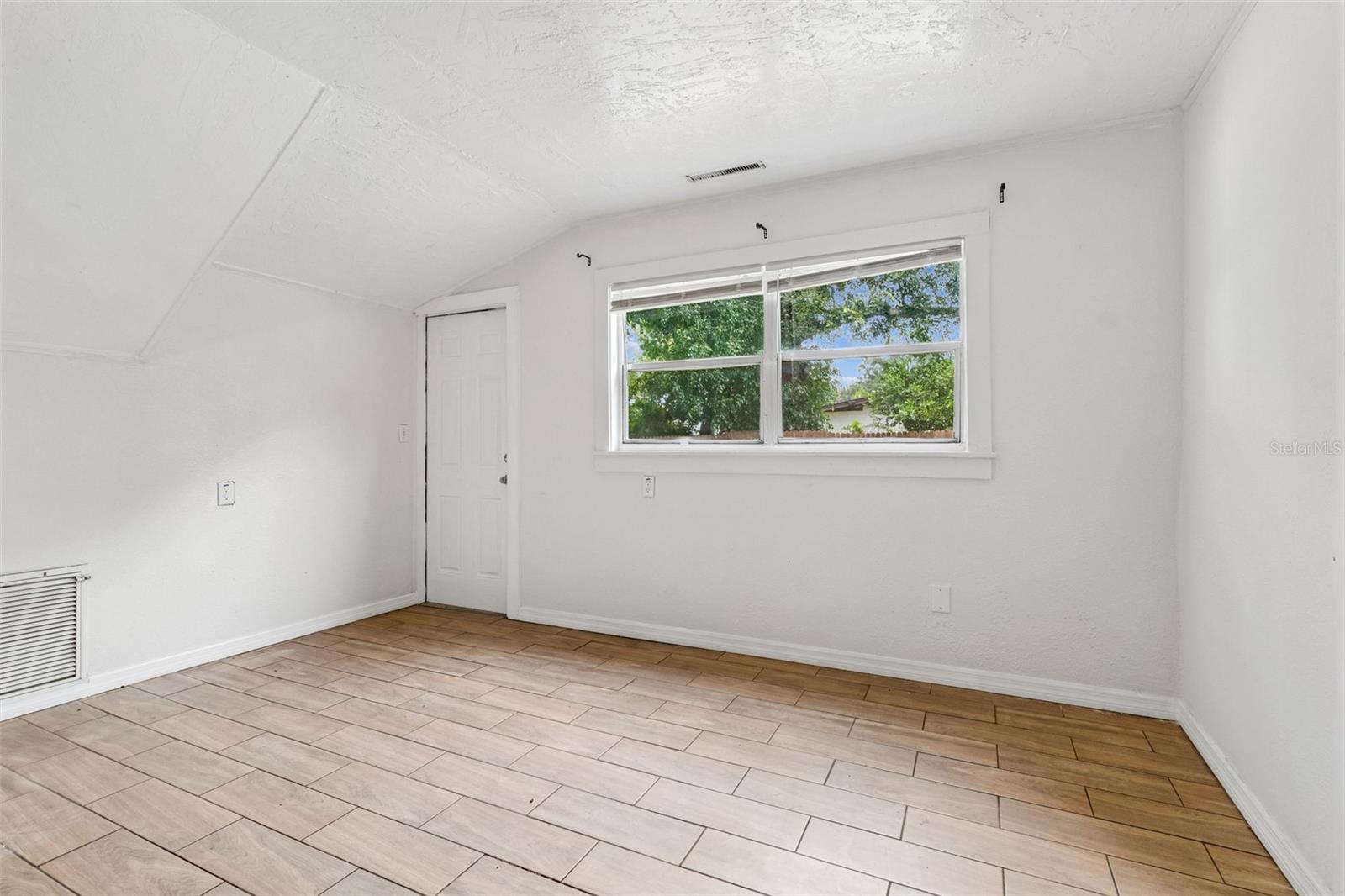 LAKEVIEW HEIGHTS - Residential