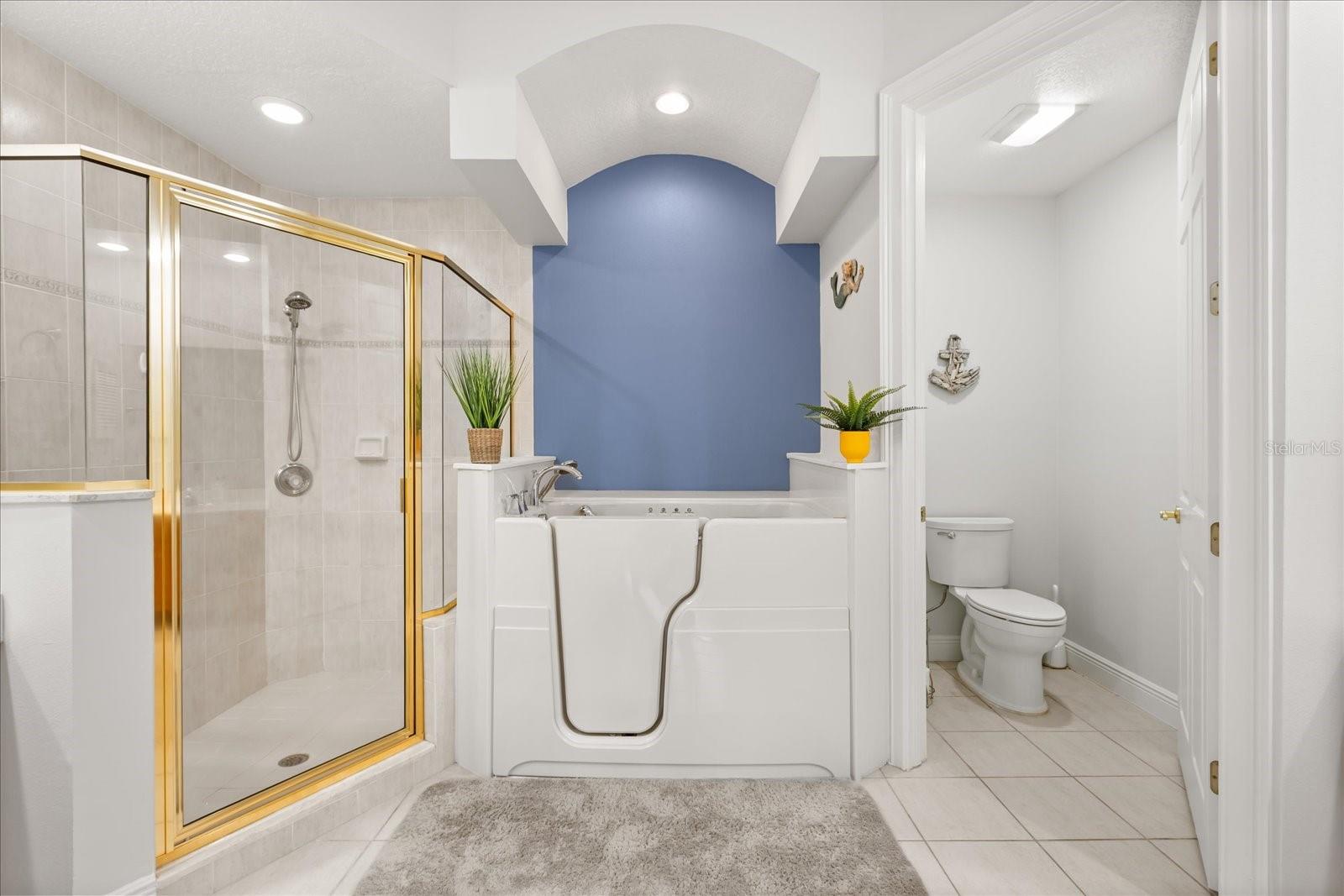 HOWEY MISSION SONOMA CONDO - Residential