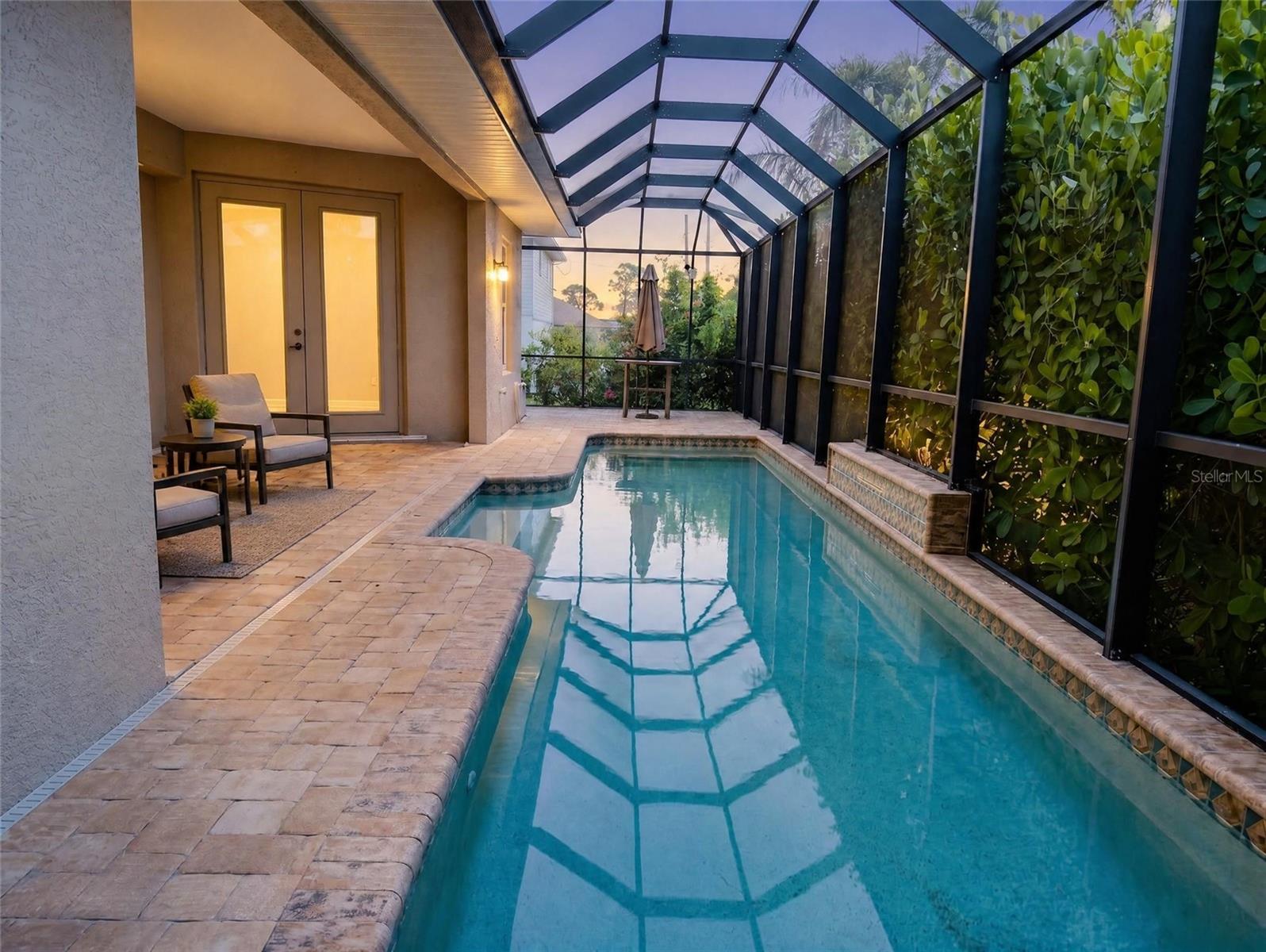 SOUTH VENICE - Residential