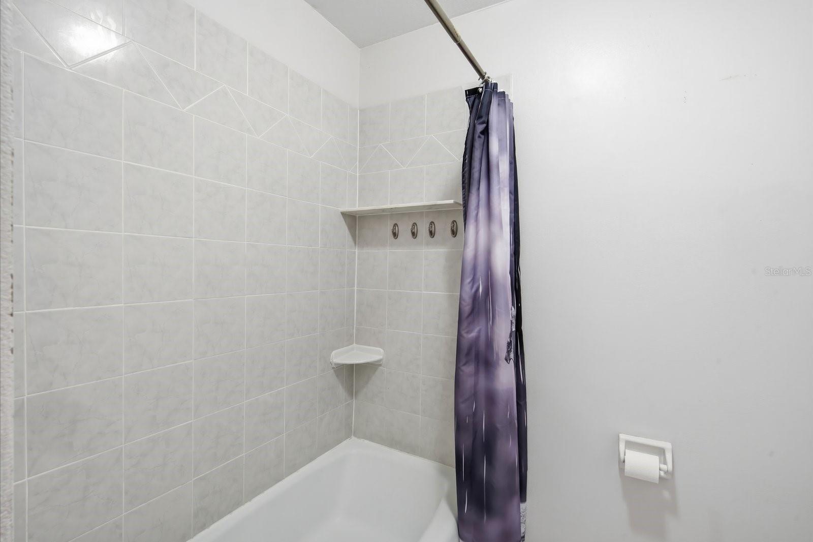 UNIVERSITY SQUARE UNIT 2 - Residential