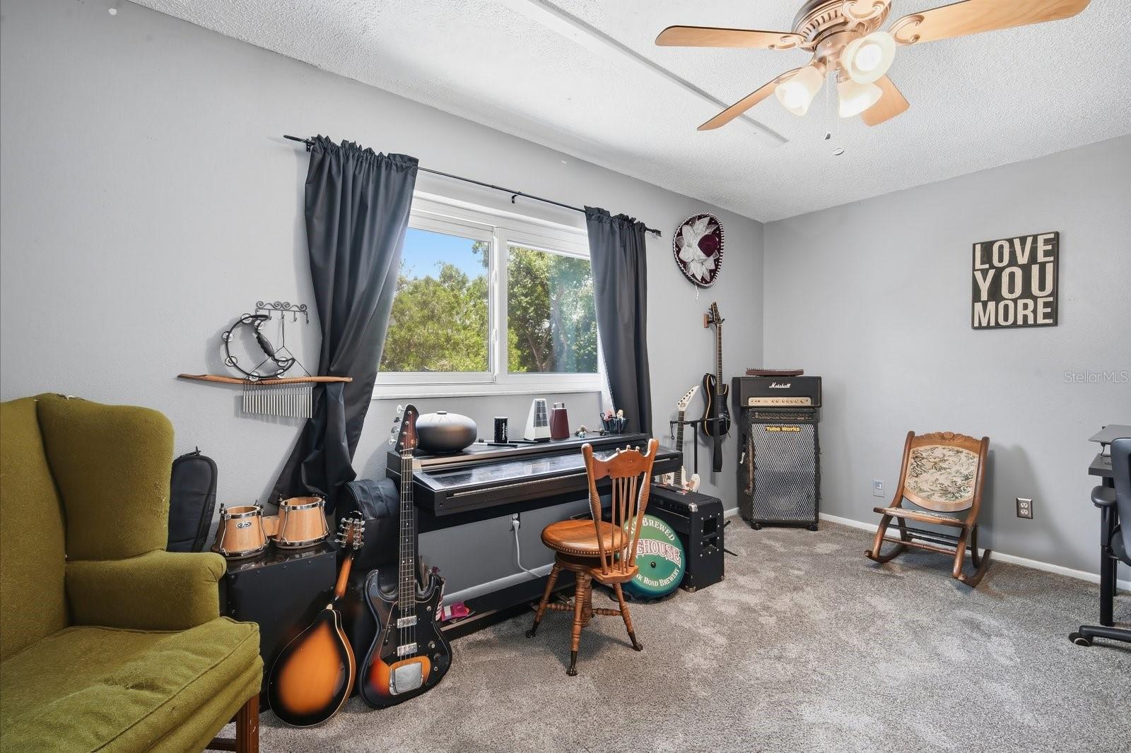 UNIVERSITY SQUARE UNIT 2 - Residential