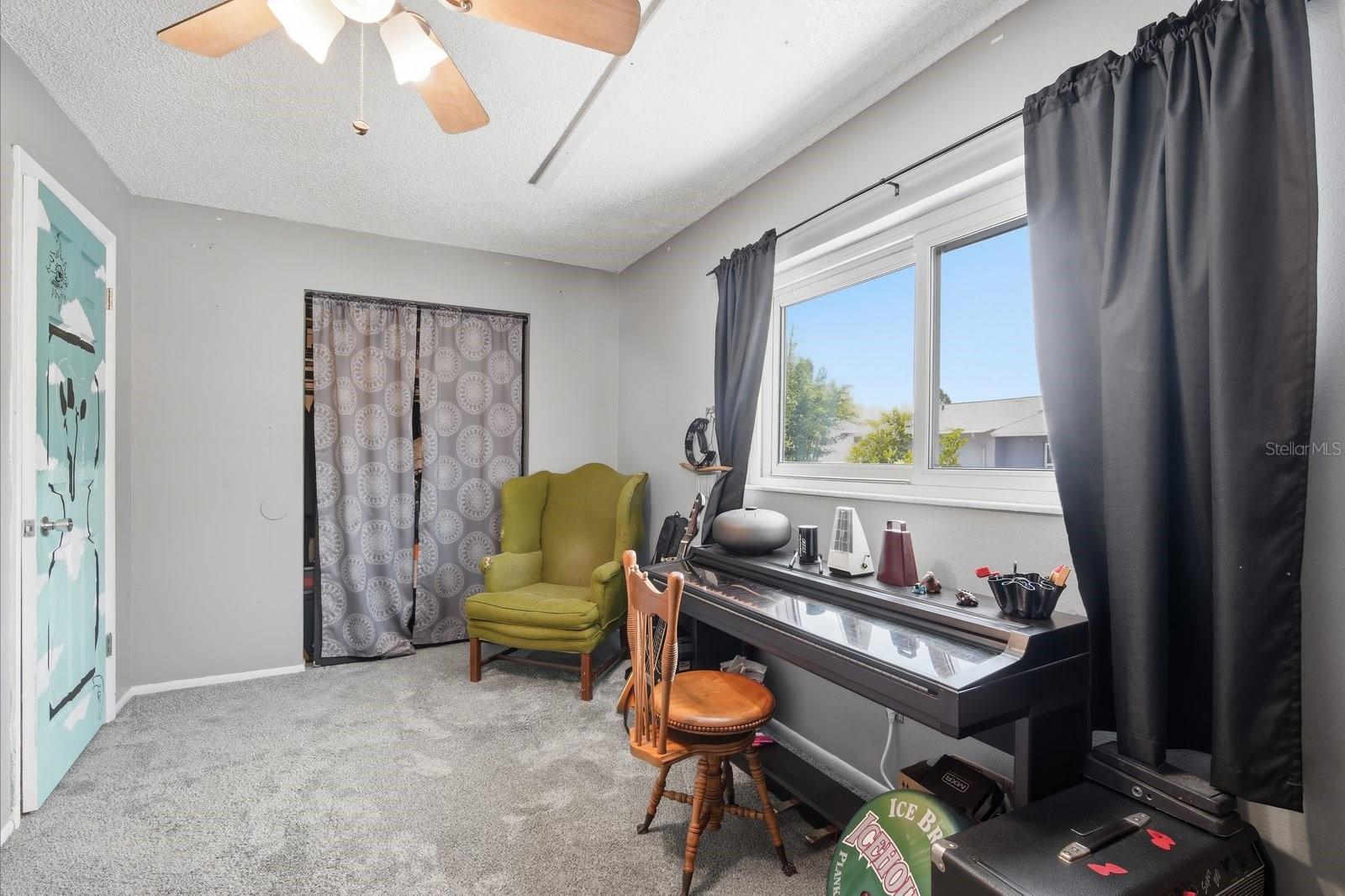 UNIVERSITY SQUARE UNIT 2 - Residential