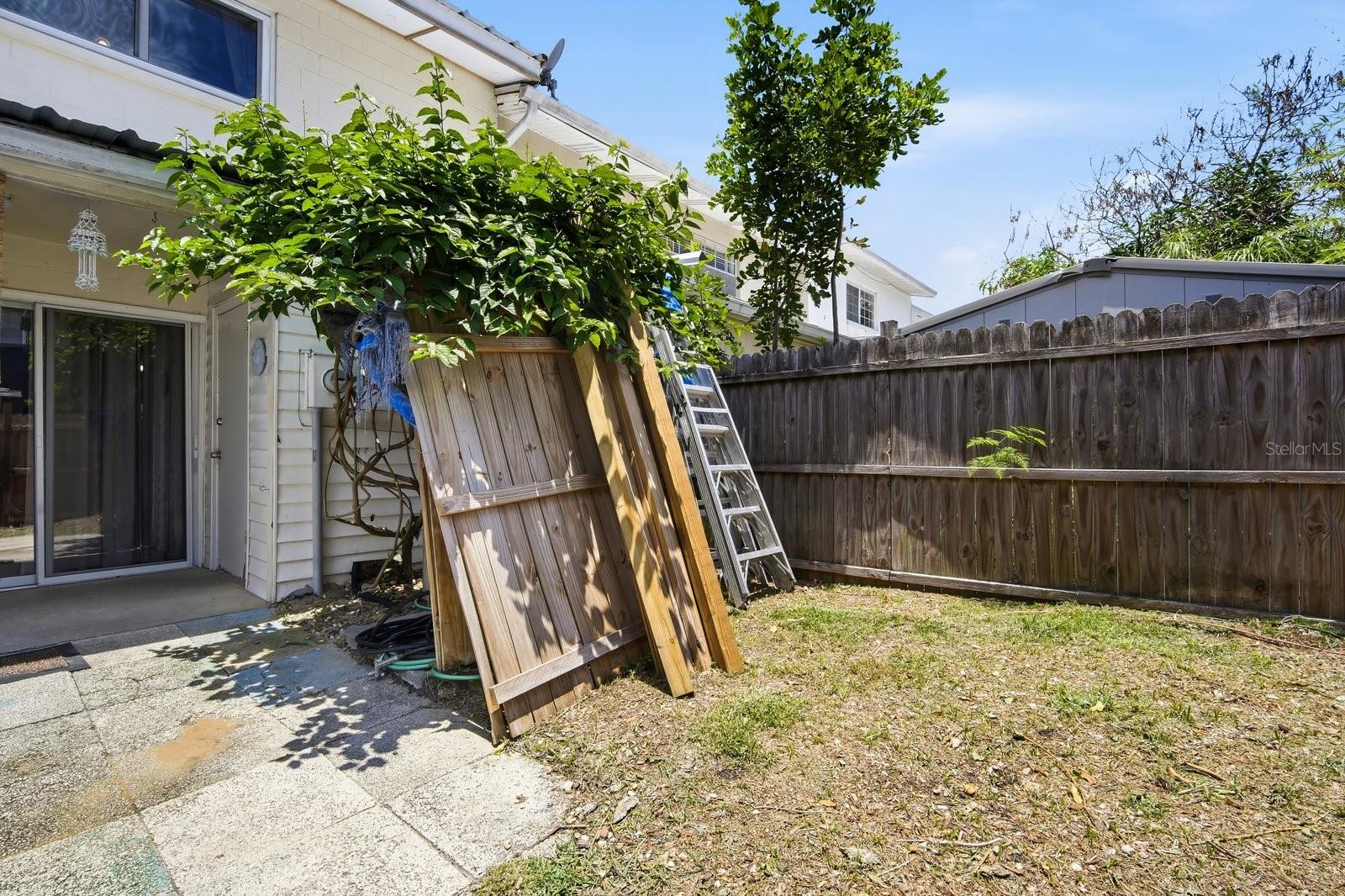 UNIVERSITY SQUARE UNIT 2 - Residential
