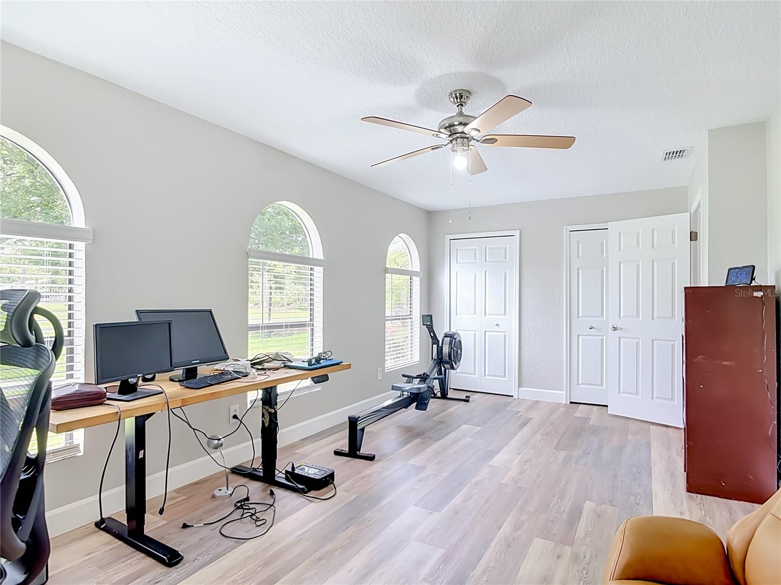 GLEN OAKS - Residential