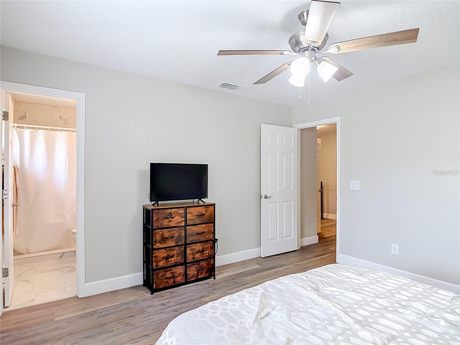 GLEN OAKS - Residential