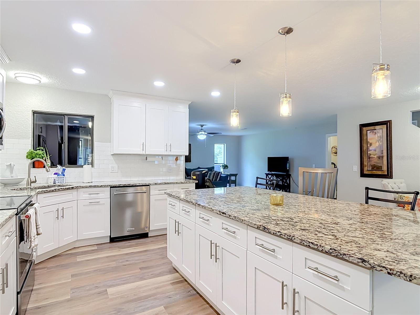 GLEN OAKS - Residential