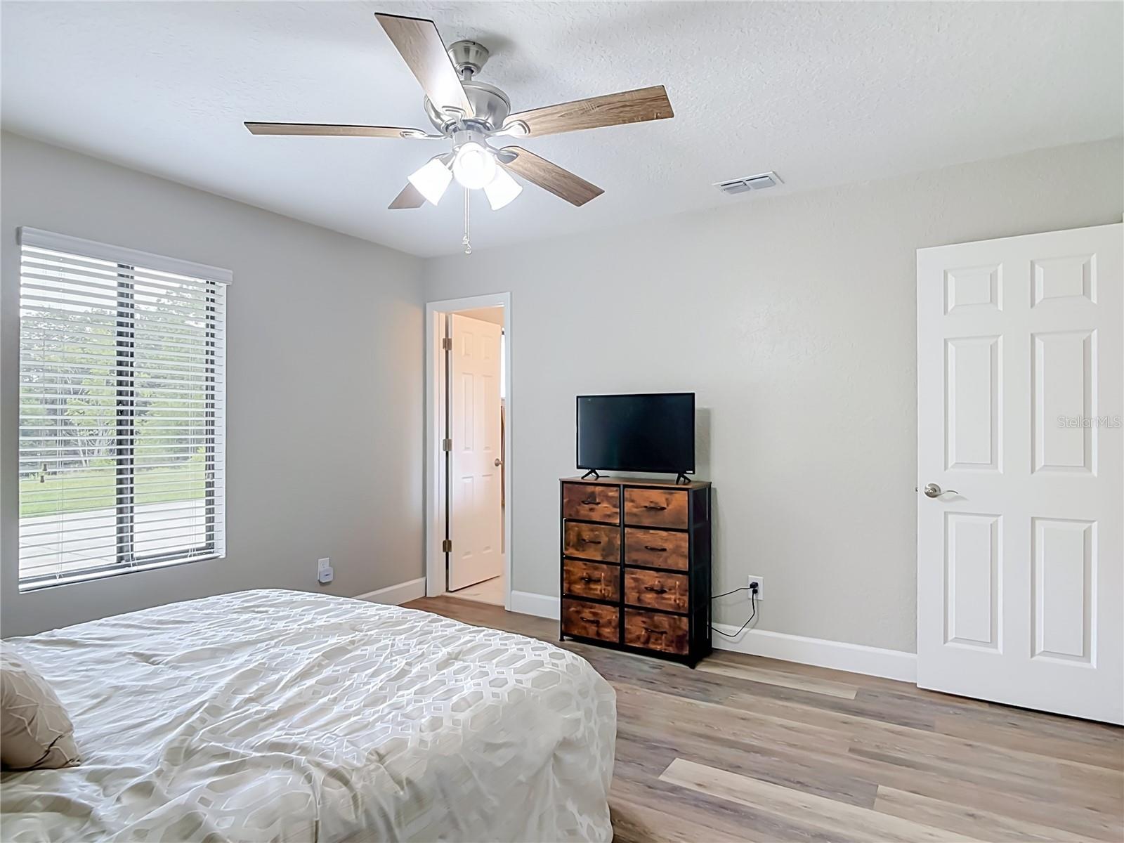 GLEN OAKS - Residential