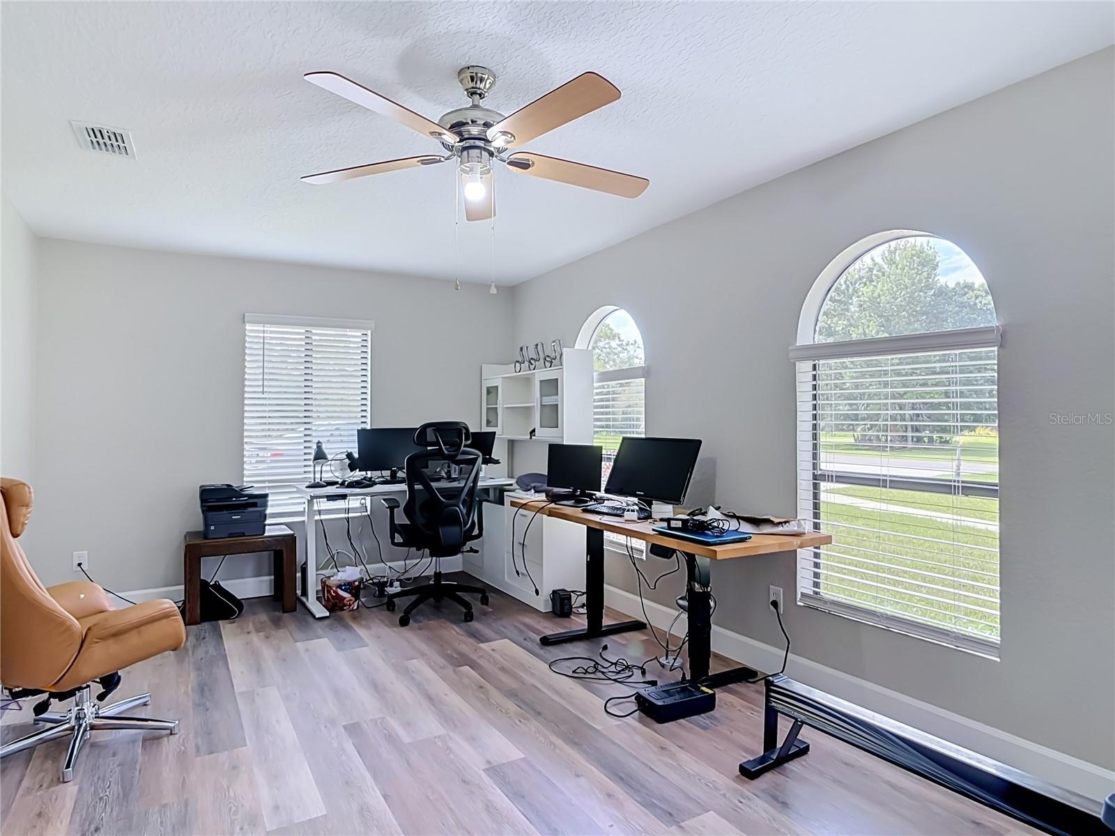 GLEN OAKS - Residential
