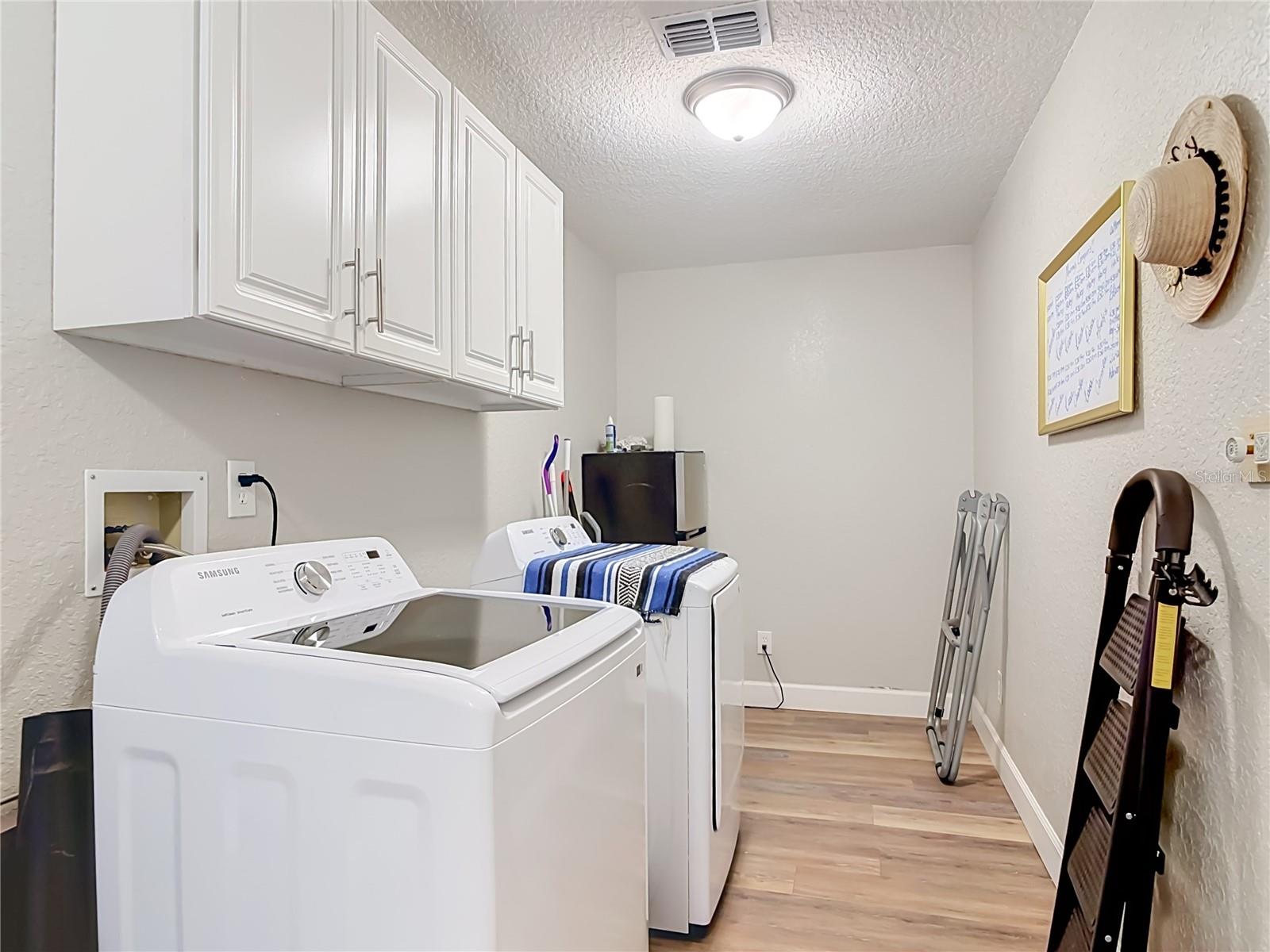 GLEN OAKS - Residential