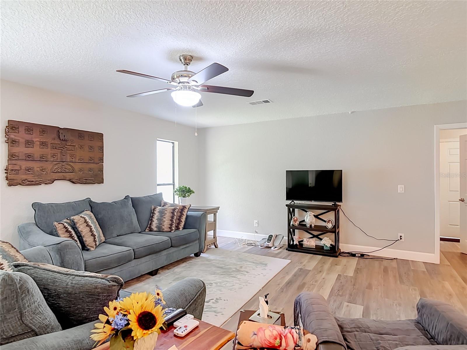 GLEN OAKS - Residential
