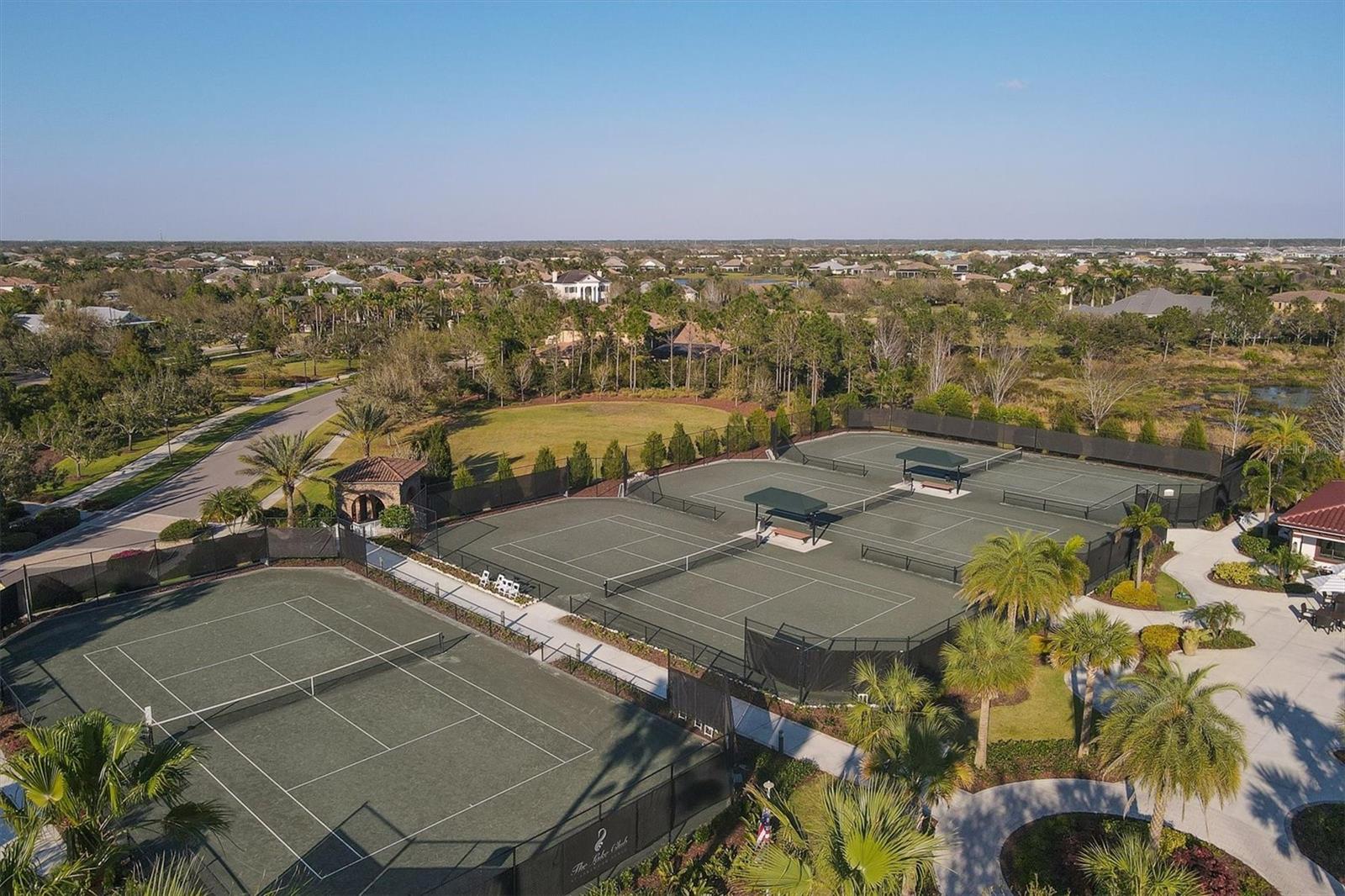 LAKE CLUB - Residential