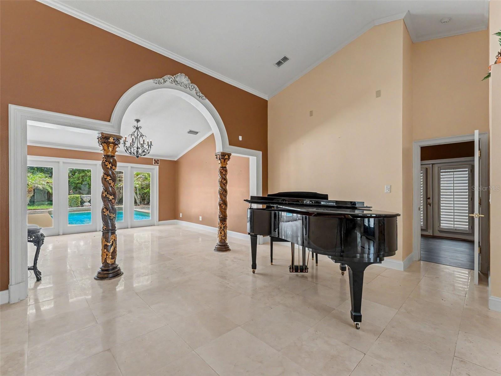 CRESCENT LAKE - Residential