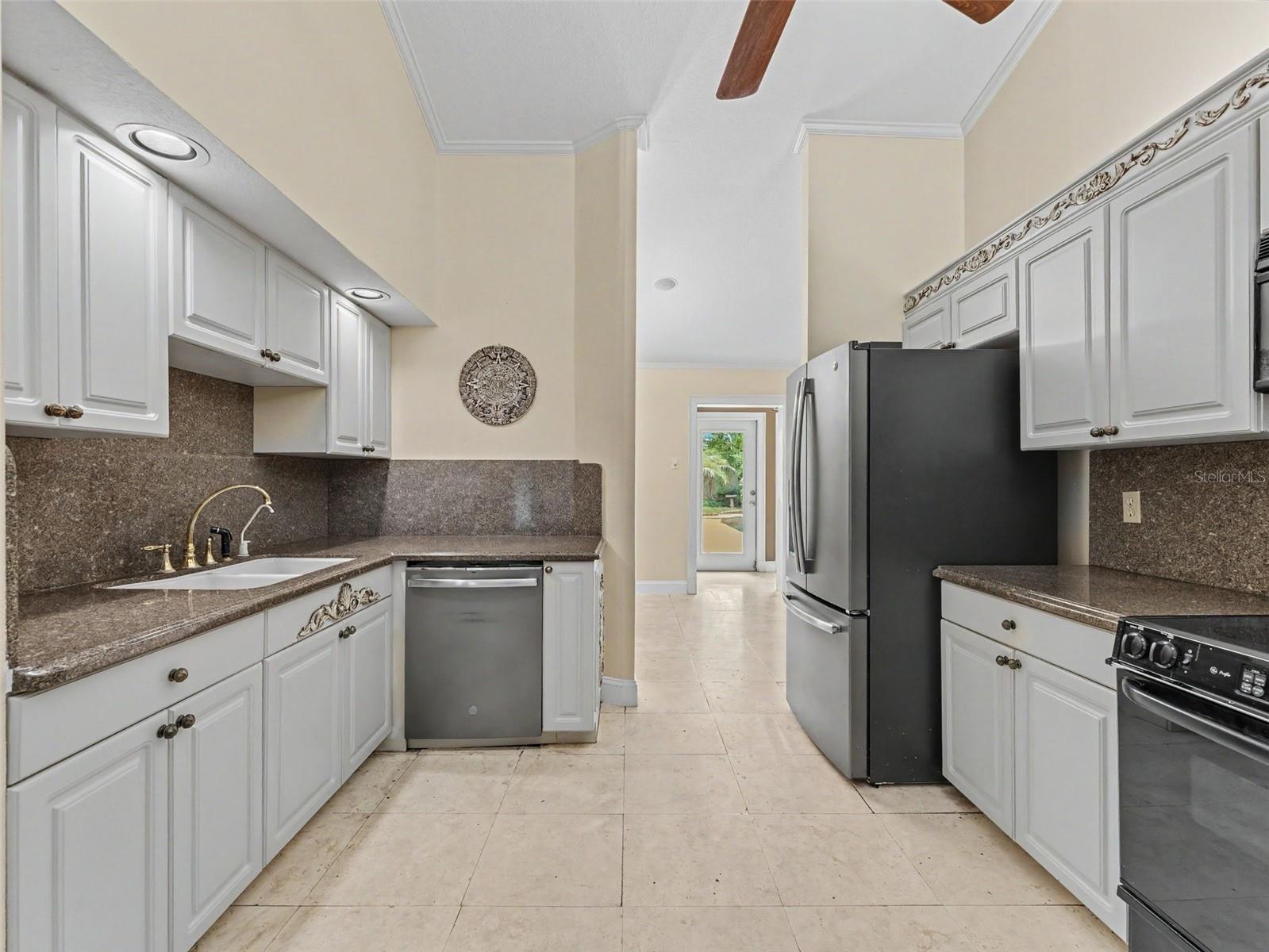 CRESCENT LAKE - Residential