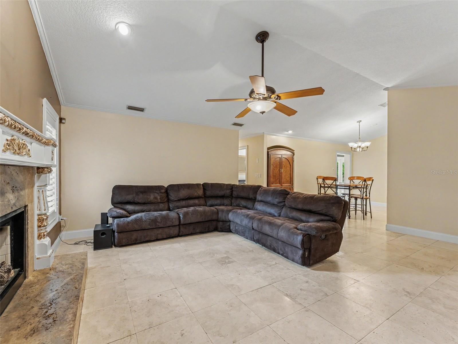 CRESCENT LAKE - Residential