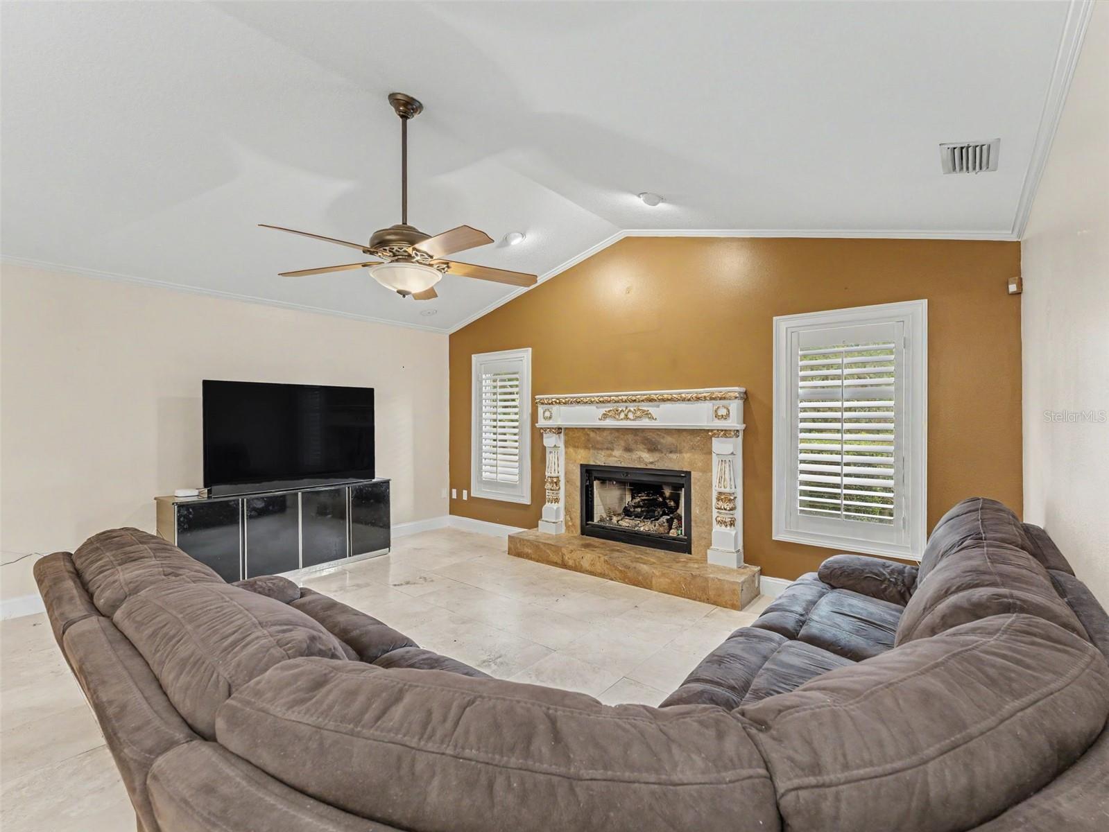 CRESCENT LAKE - Residential
