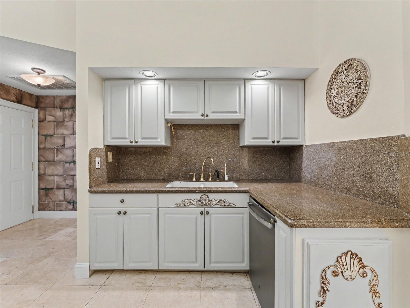 CRESCENT LAKE - Residential