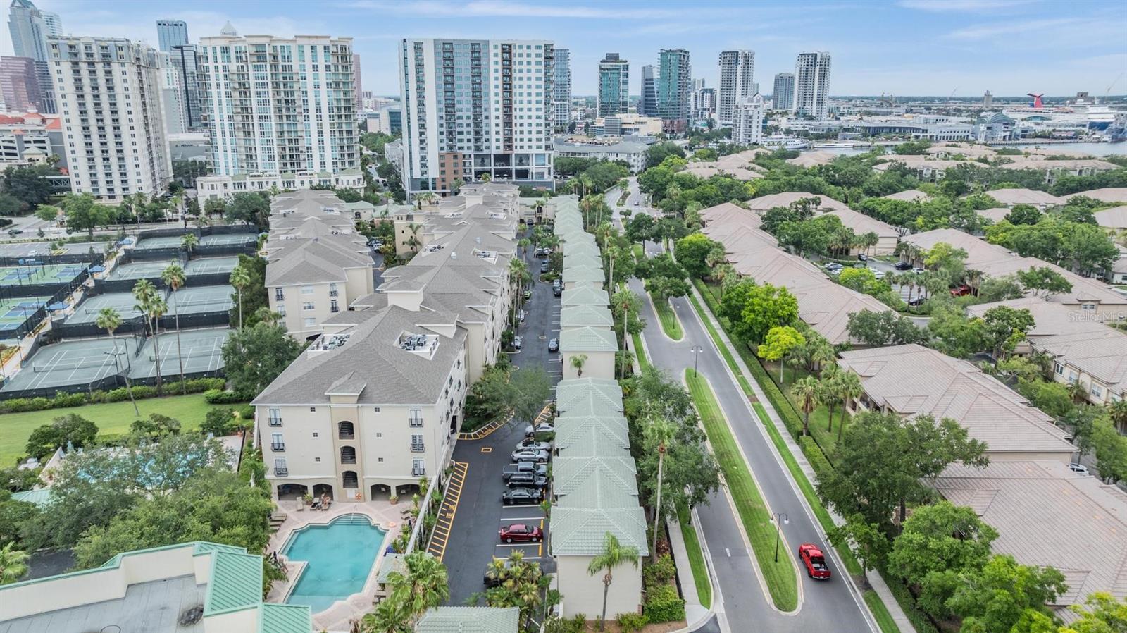HARBOUR PLACE CITY HOMES A CON - Residential